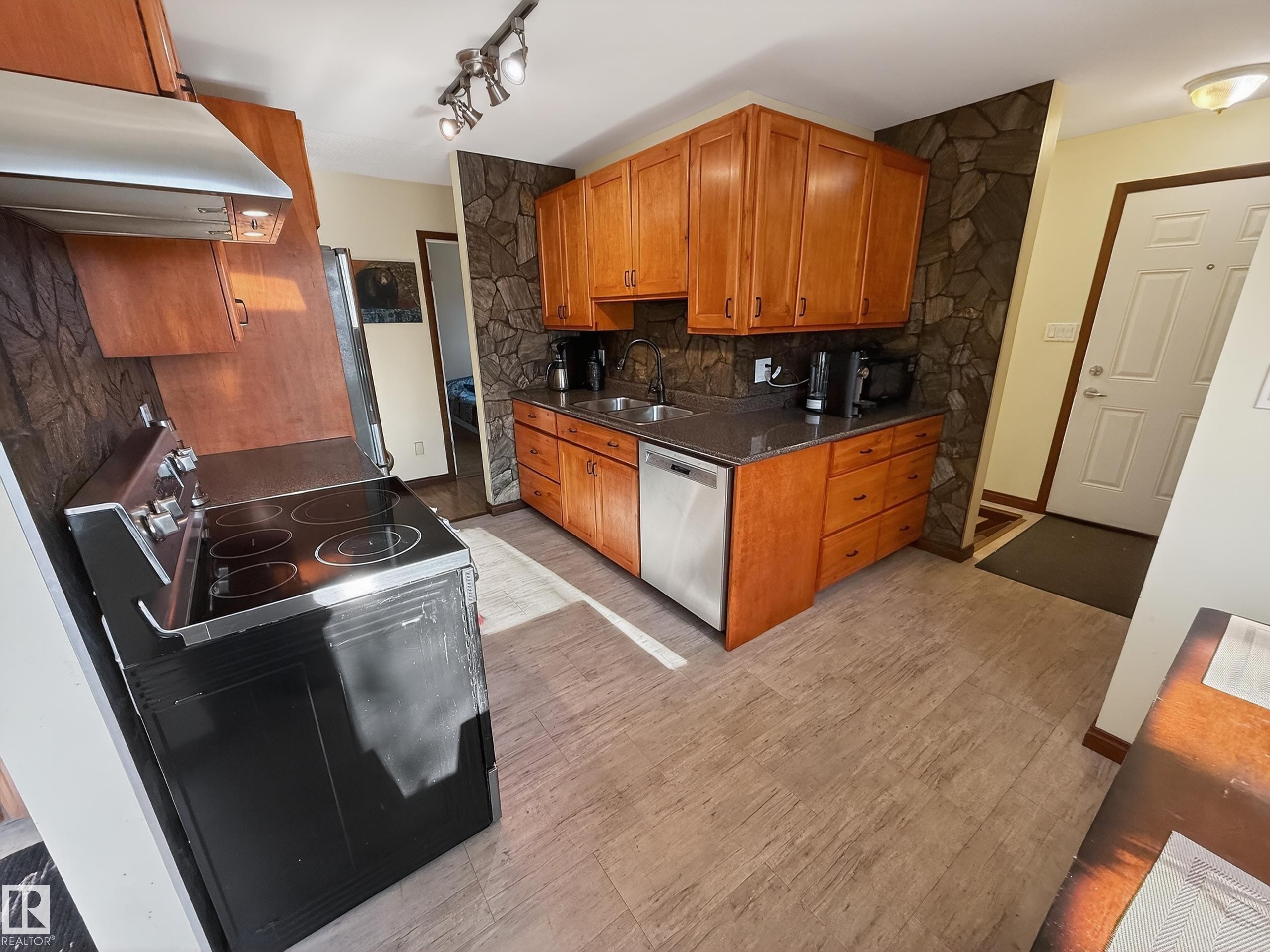 8316 122 Avenue, Edmonton, AB - Indoor Photo Showing Kitchen With Double Sink