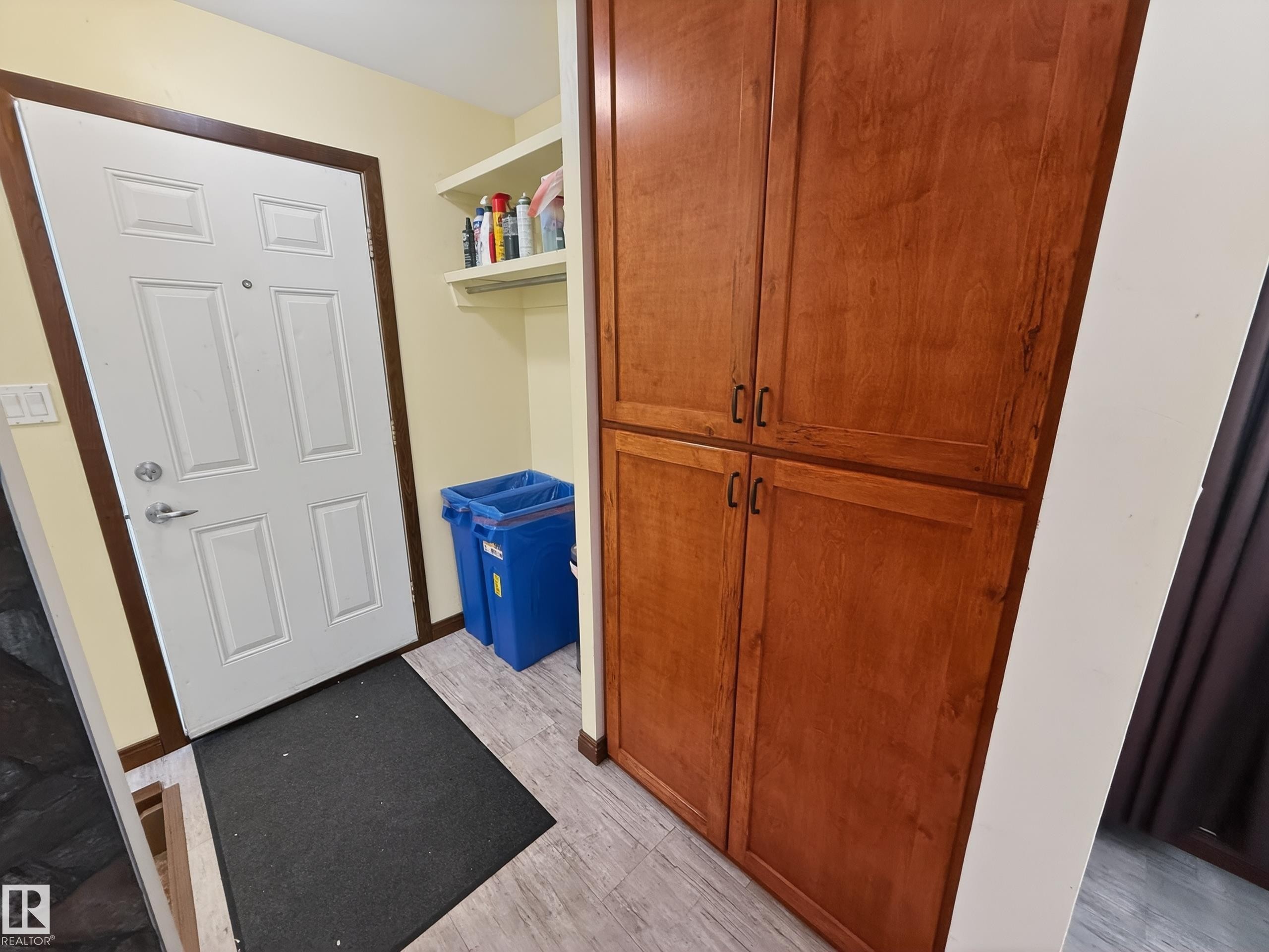 8316 122 Avenue, Edmonton, AB - Indoor Photo Showing Other Room