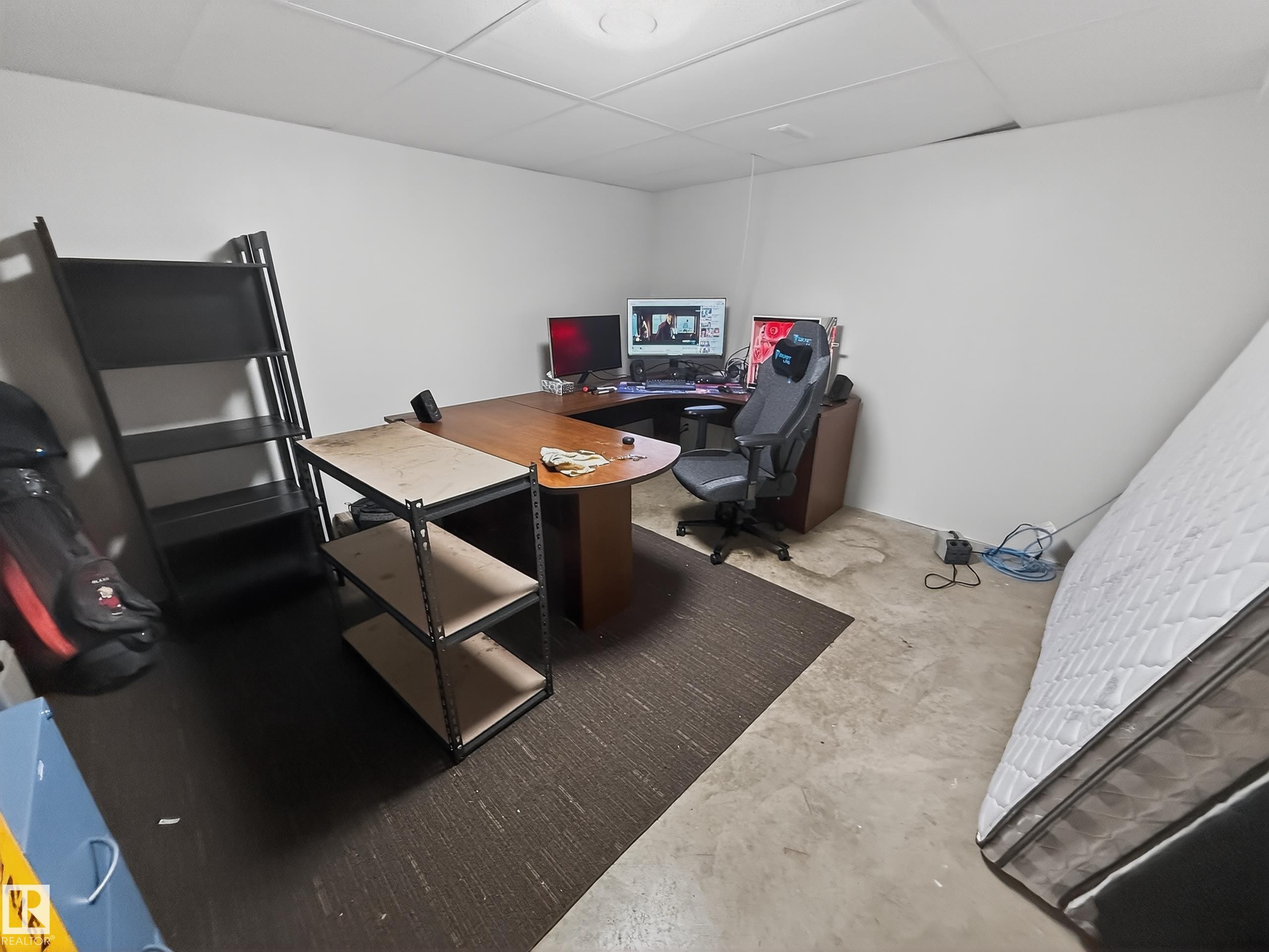 8316 122 Avenue, Edmonton, AB - Indoor Photo Showing Office