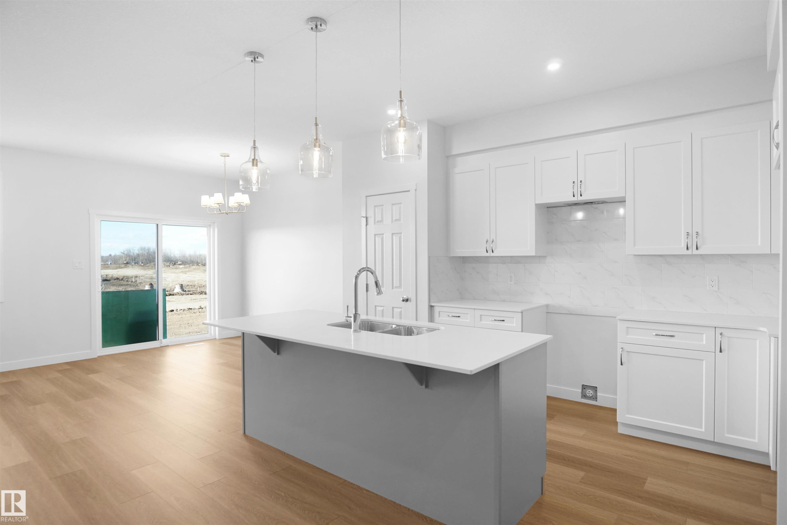 2124 210 Street, Edmonton, AB - Indoor Photo Showing Kitchen With Upgraded Kitchen