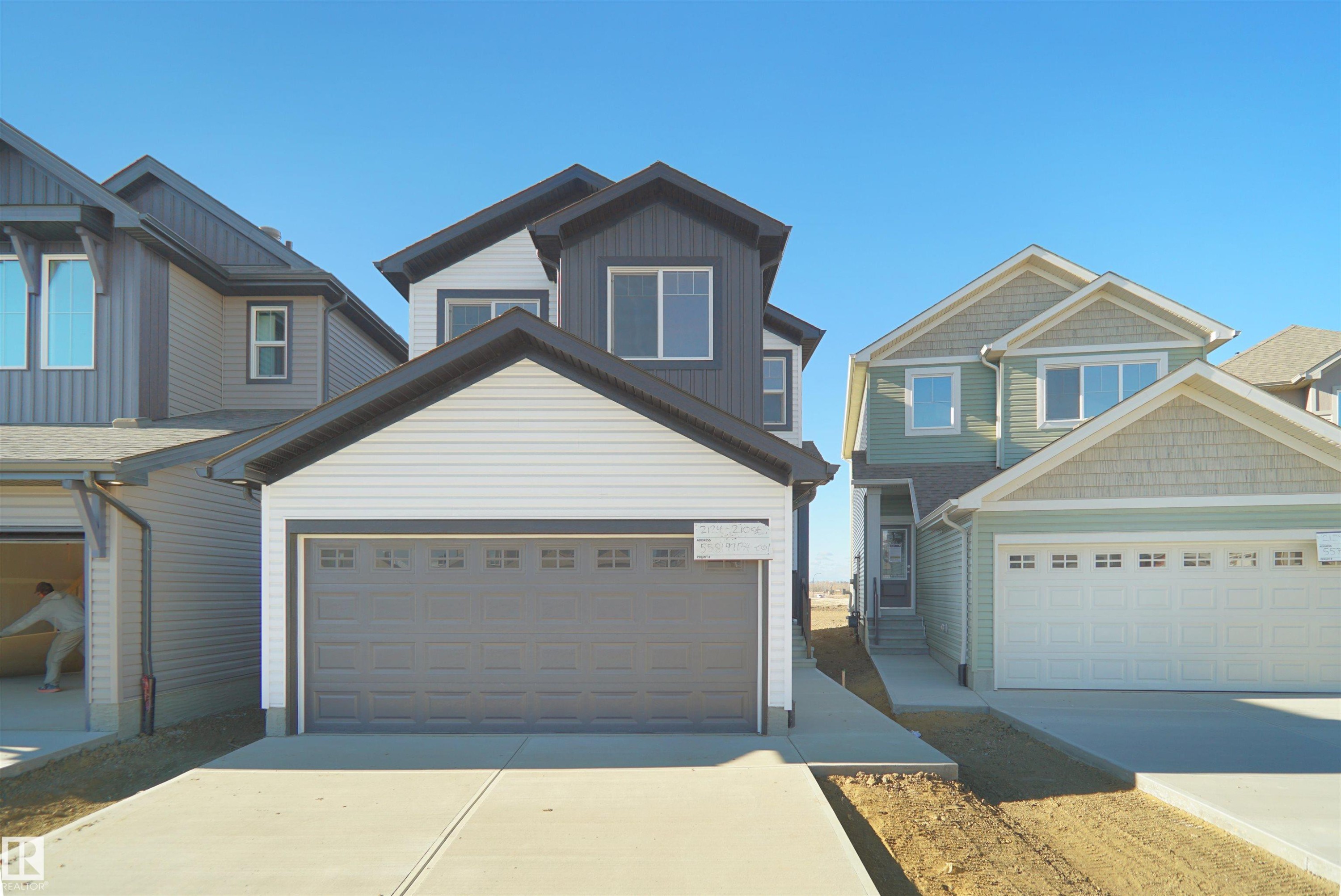 2124 210 Street, Edmonton, AB - Outdoor