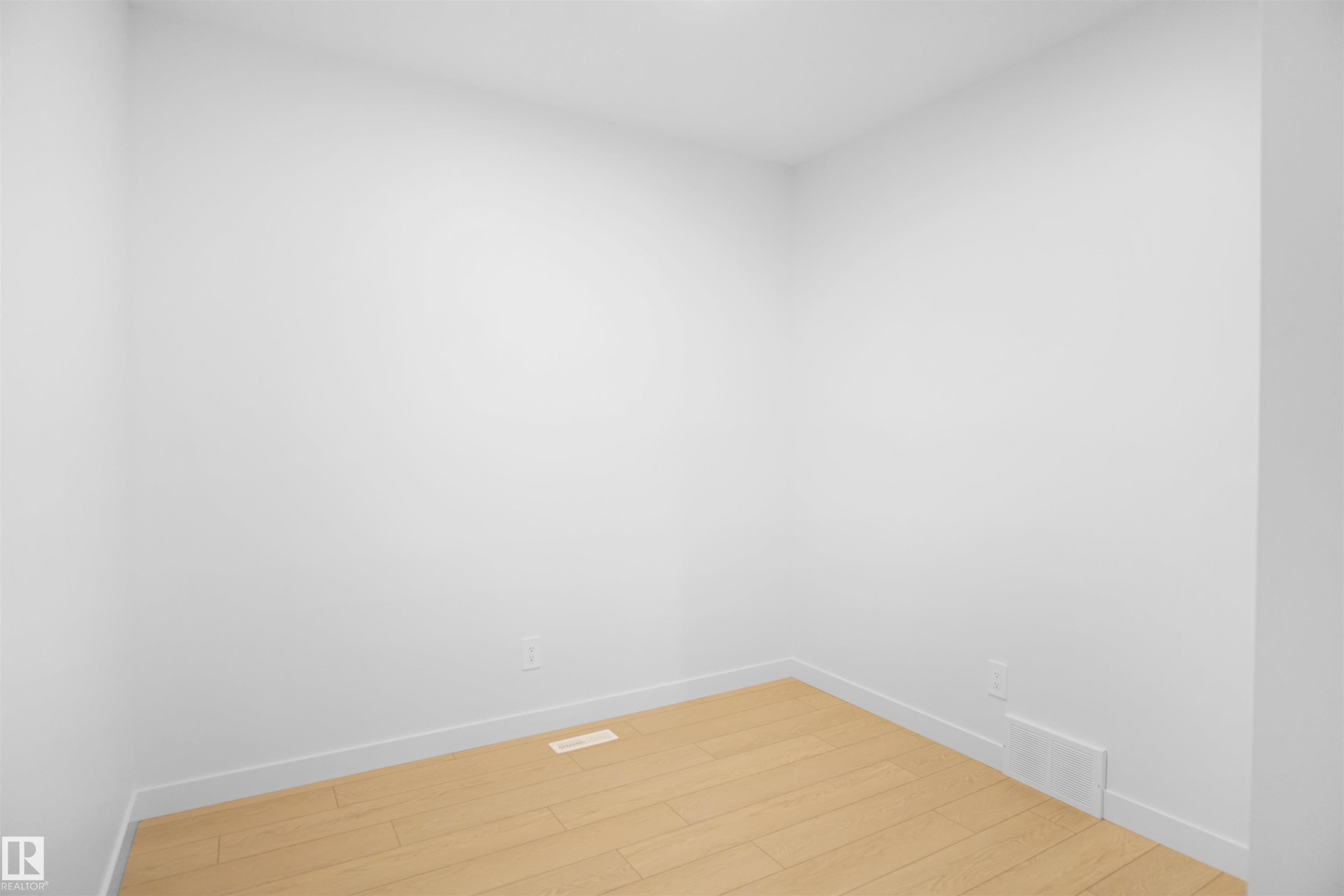 4643 Kinsella Landing, Edmonton, AB - Indoor Photo Showing Other Room