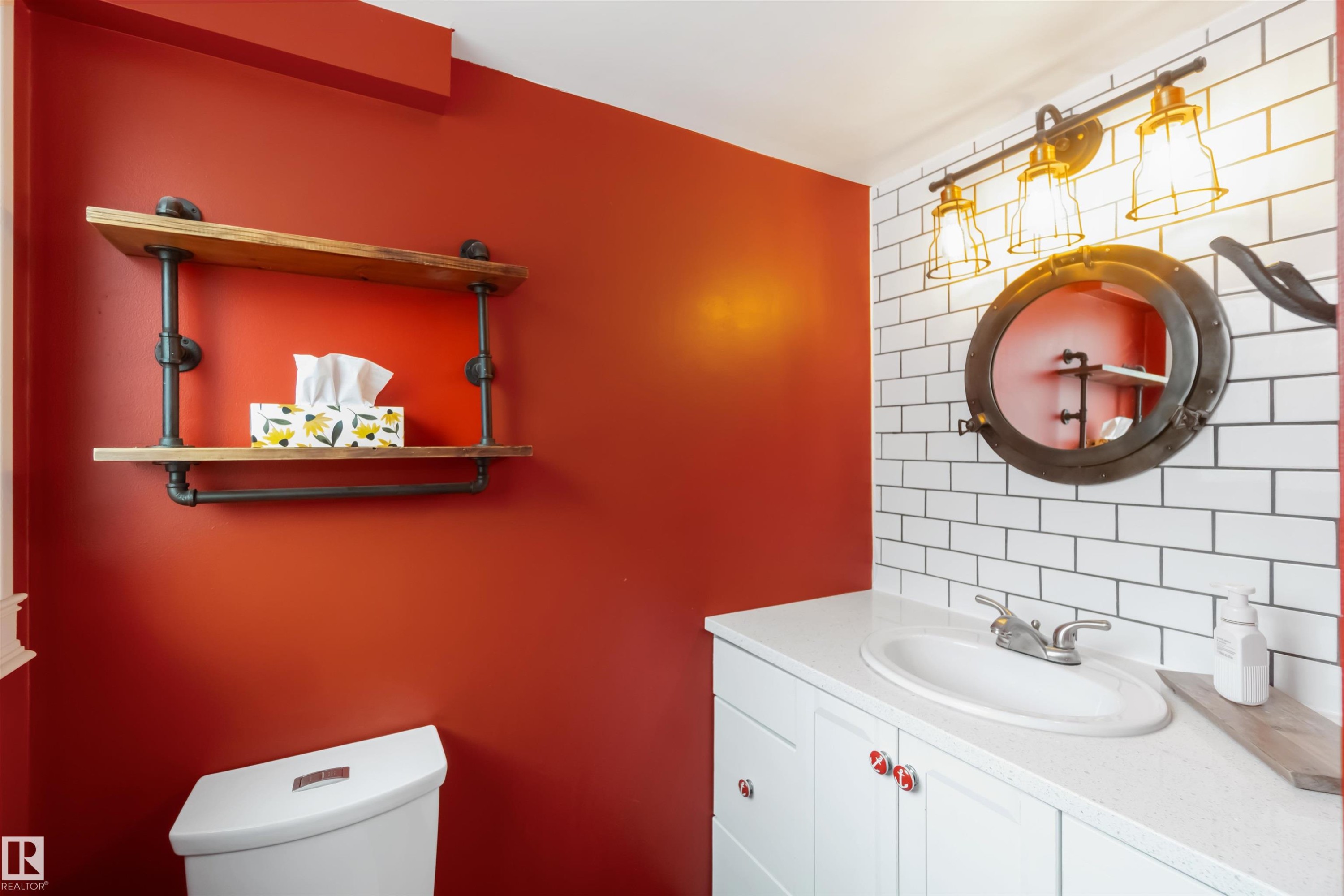 Bathroom featuring backsplash and vanity - 6 Garraway Pl, St. Albert, AB - Indoor Photo Showing Bathroom