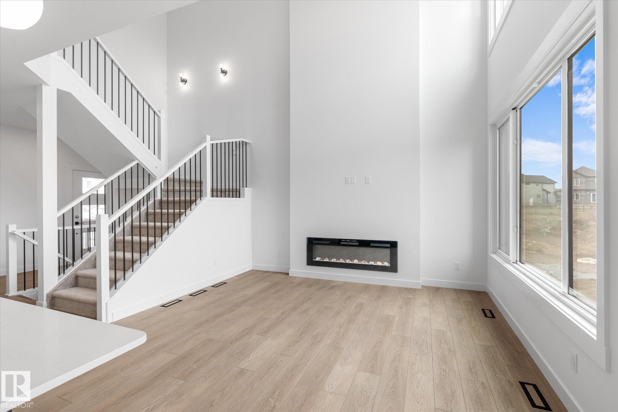 22607 89 Avenue, Edmonton, AB - Indoor With Fireplace