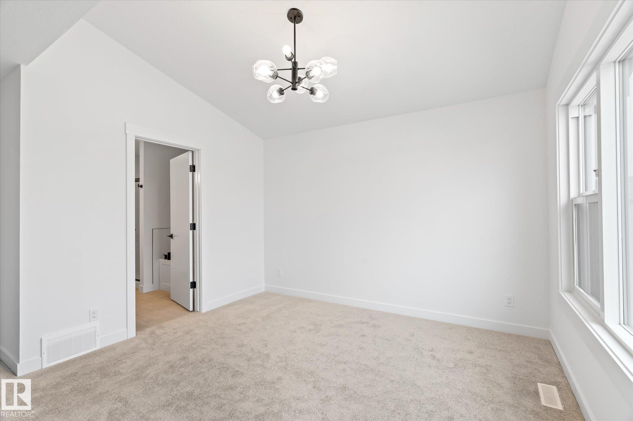 22607 89 Avenue, Edmonton, AB - Indoor Photo Showing Other Room