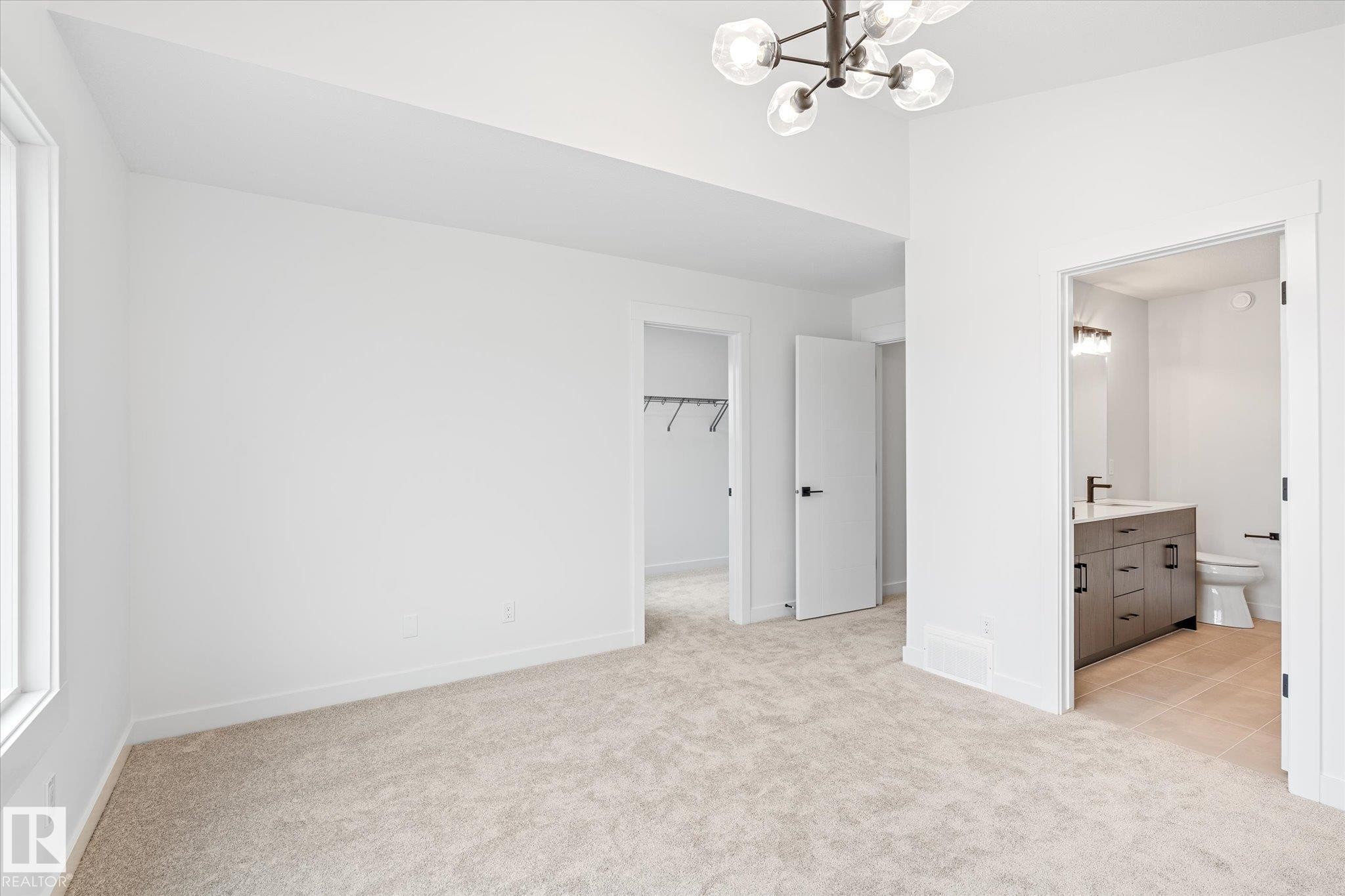 22607 89 Avenue, Edmonton, AB - Indoor Photo Showing Other Room