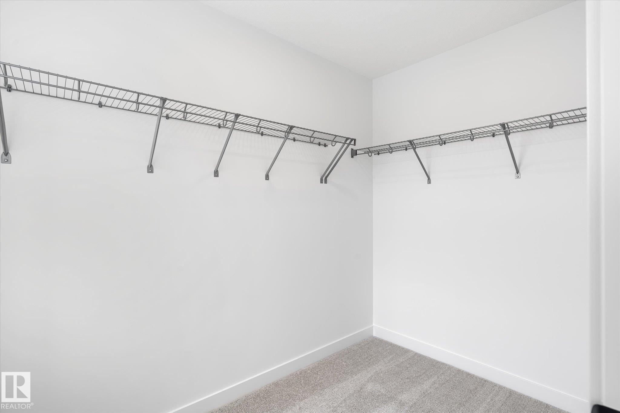 22607 89 Avenue, Edmonton, AB - Indoor With Storage