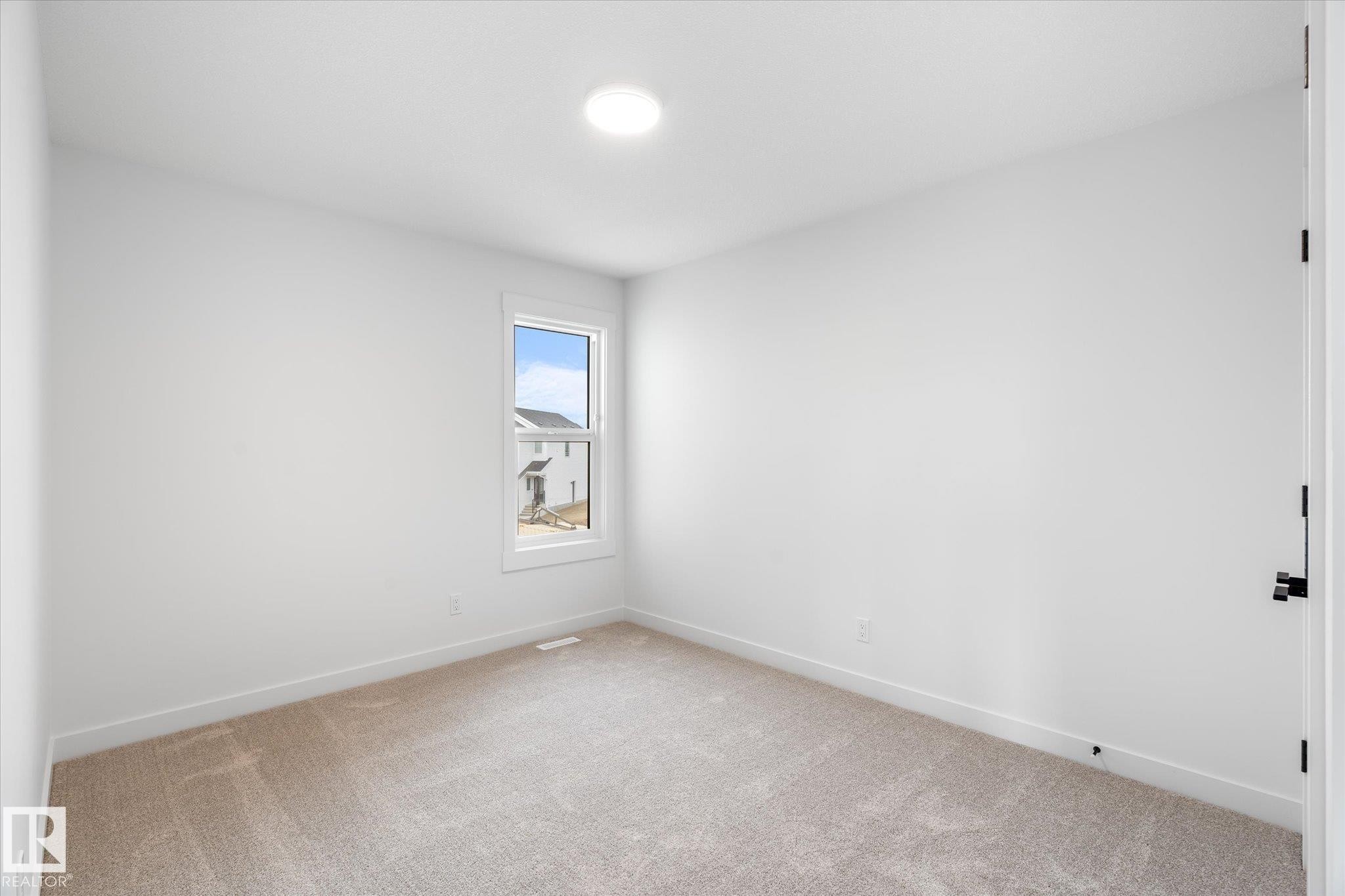 22607 89 Avenue, Edmonton, AB - Indoor Photo Showing Other Room