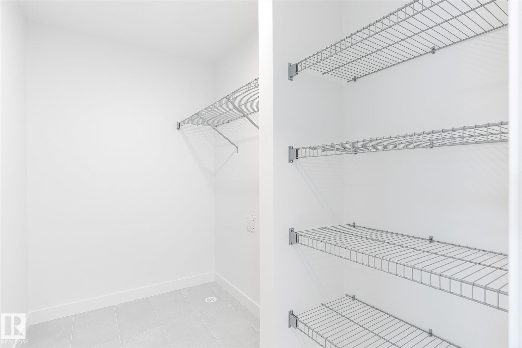 22607 89 Avenue, Edmonton, AB - Indoor With Storage