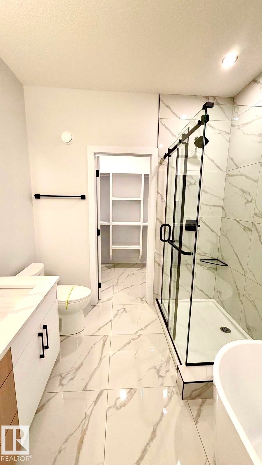 34 Astoria Place, Devon, AB - Indoor Photo Showing Bathroom