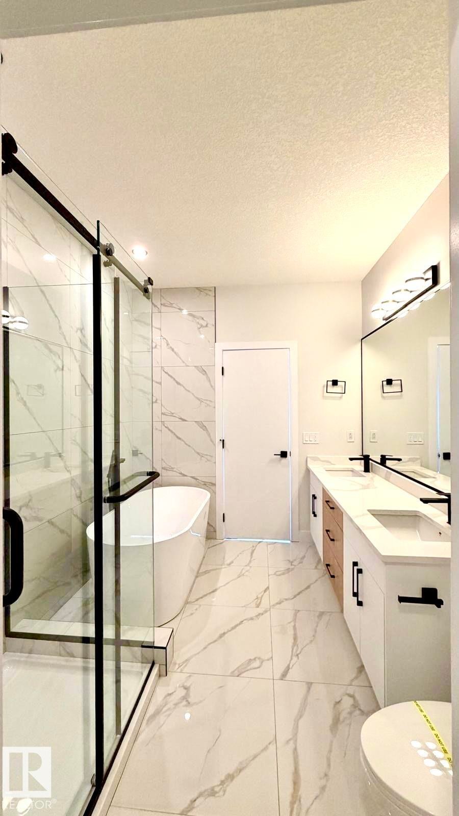 34 Astoria Place, Devon, AB - Indoor Photo Showing Bathroom