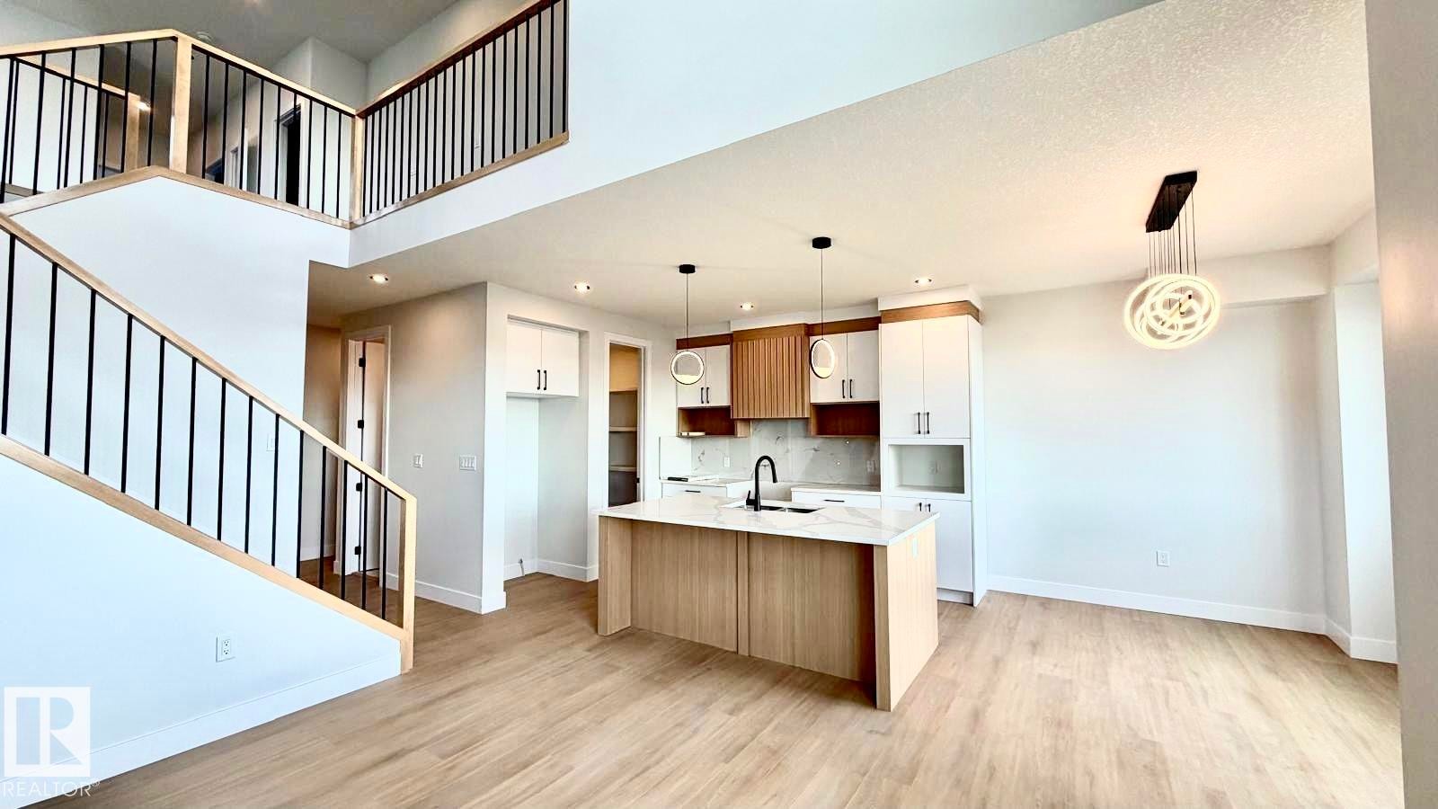 34 Astoria Place, Devon, AB - Indoor Photo Showing Kitchen