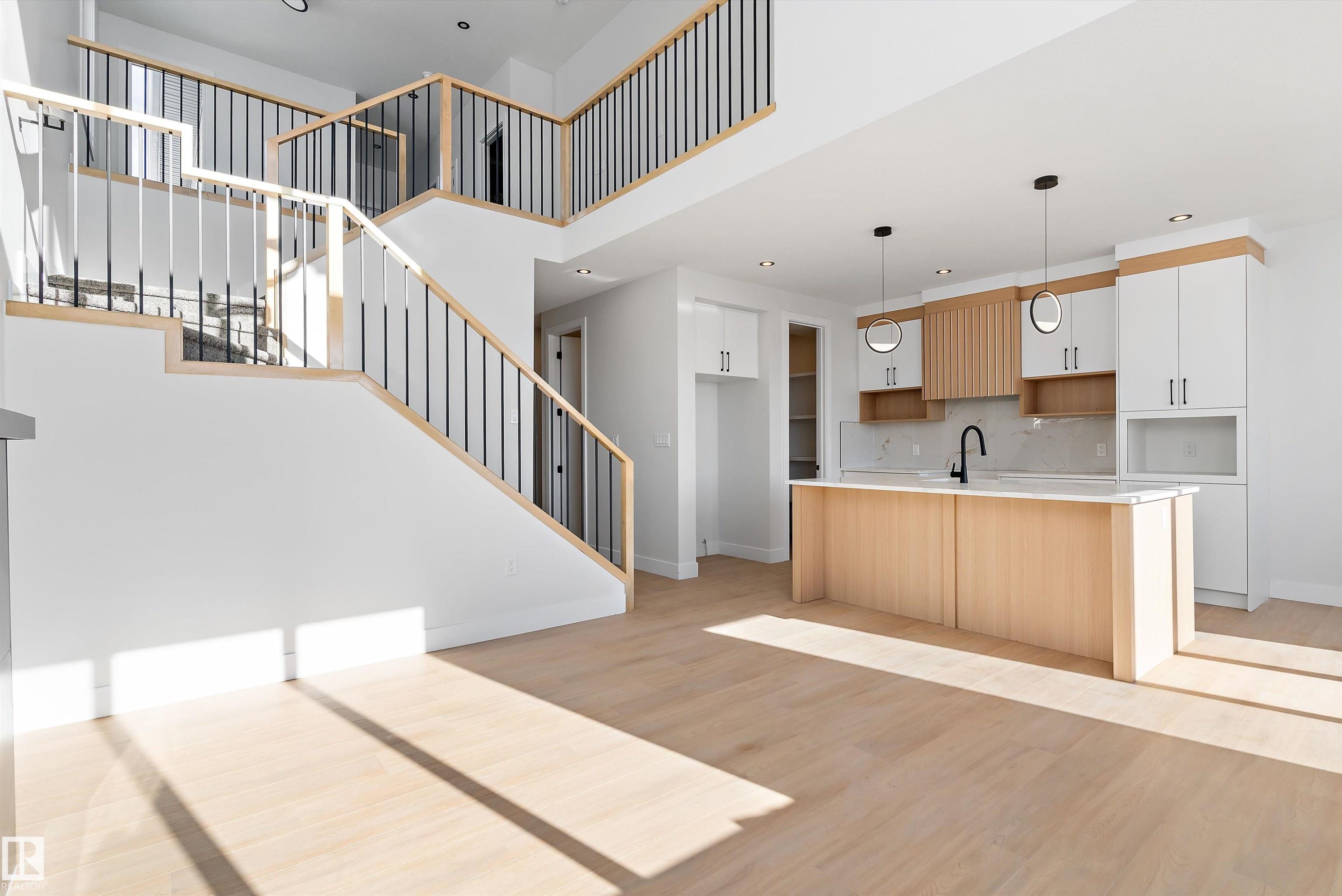 34 Astoria Place, Devon, AB - Indoor Photo Showing Other Room