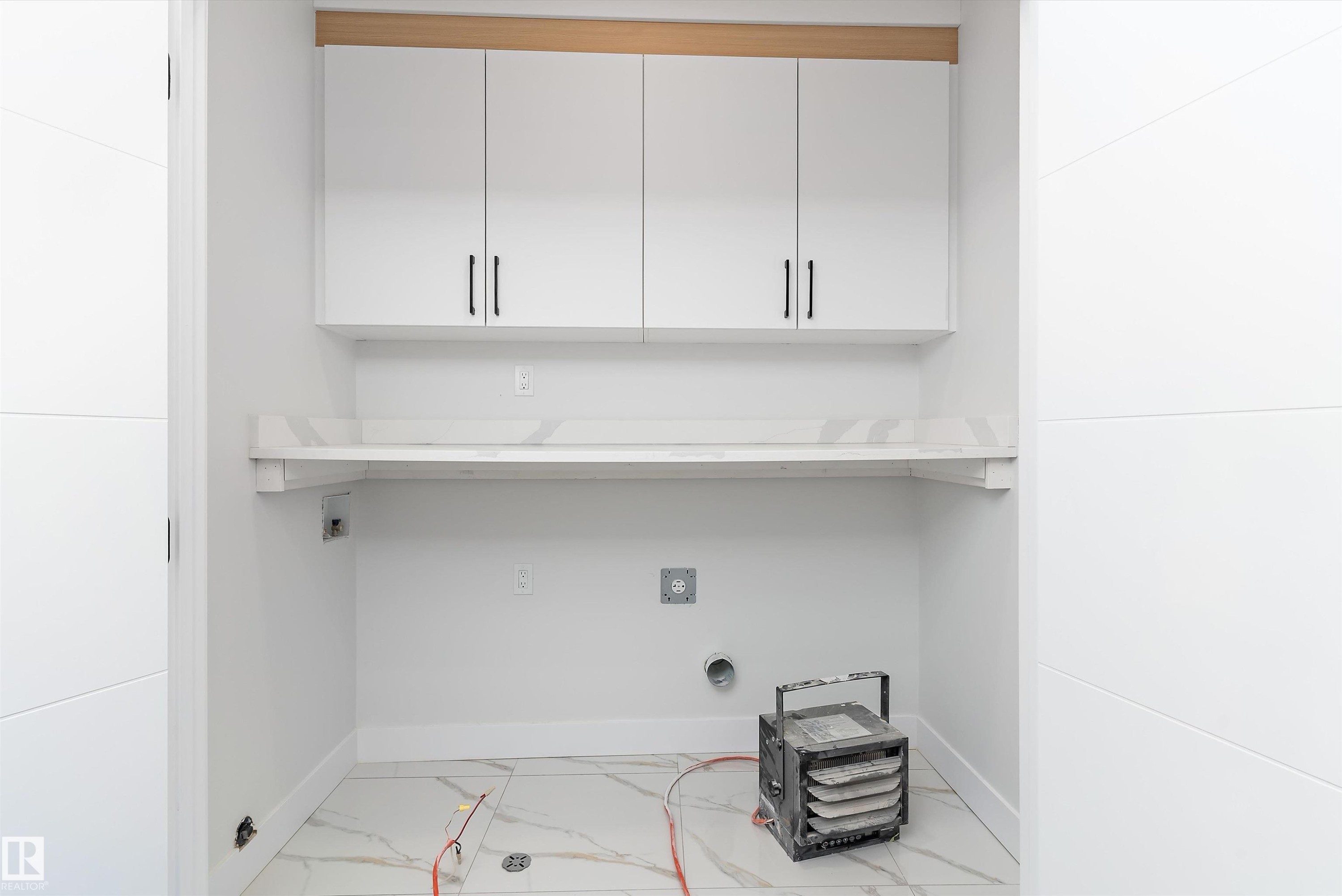 34 Astoria Place, Devon, AB - Indoor