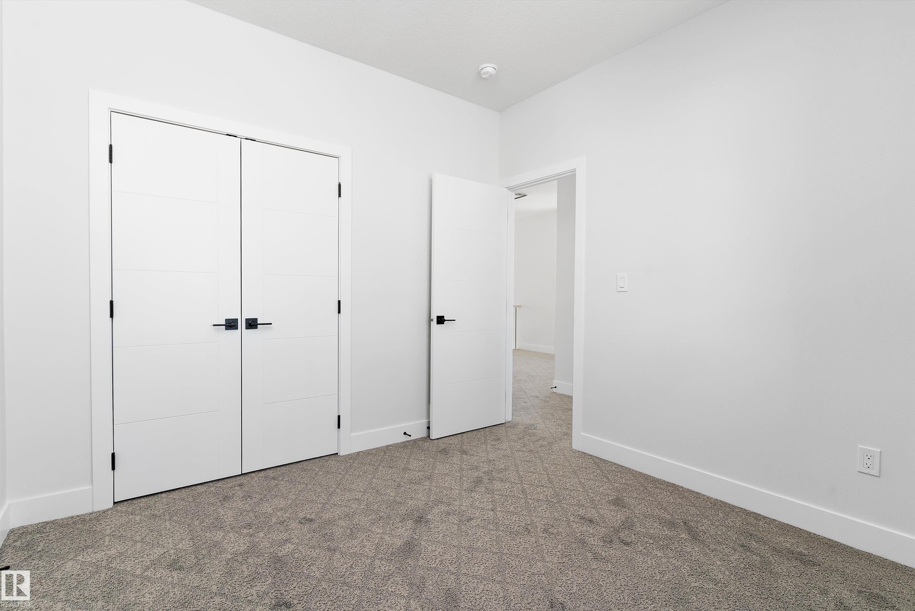 34 Astoria Place, Devon, AB - Indoor Photo Showing Other Room