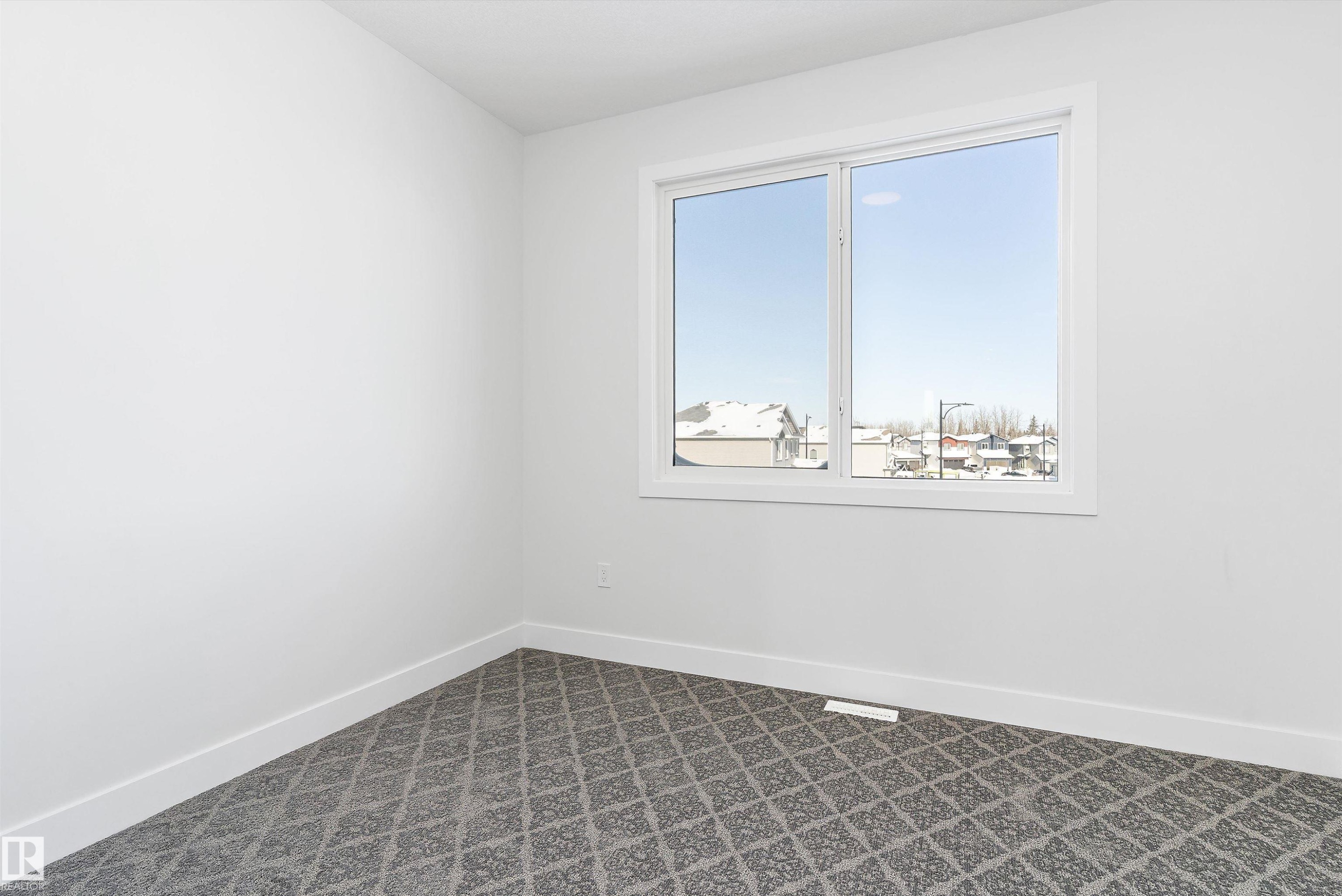 34 Astoria Place, Devon, AB - Indoor Photo Showing Other Room