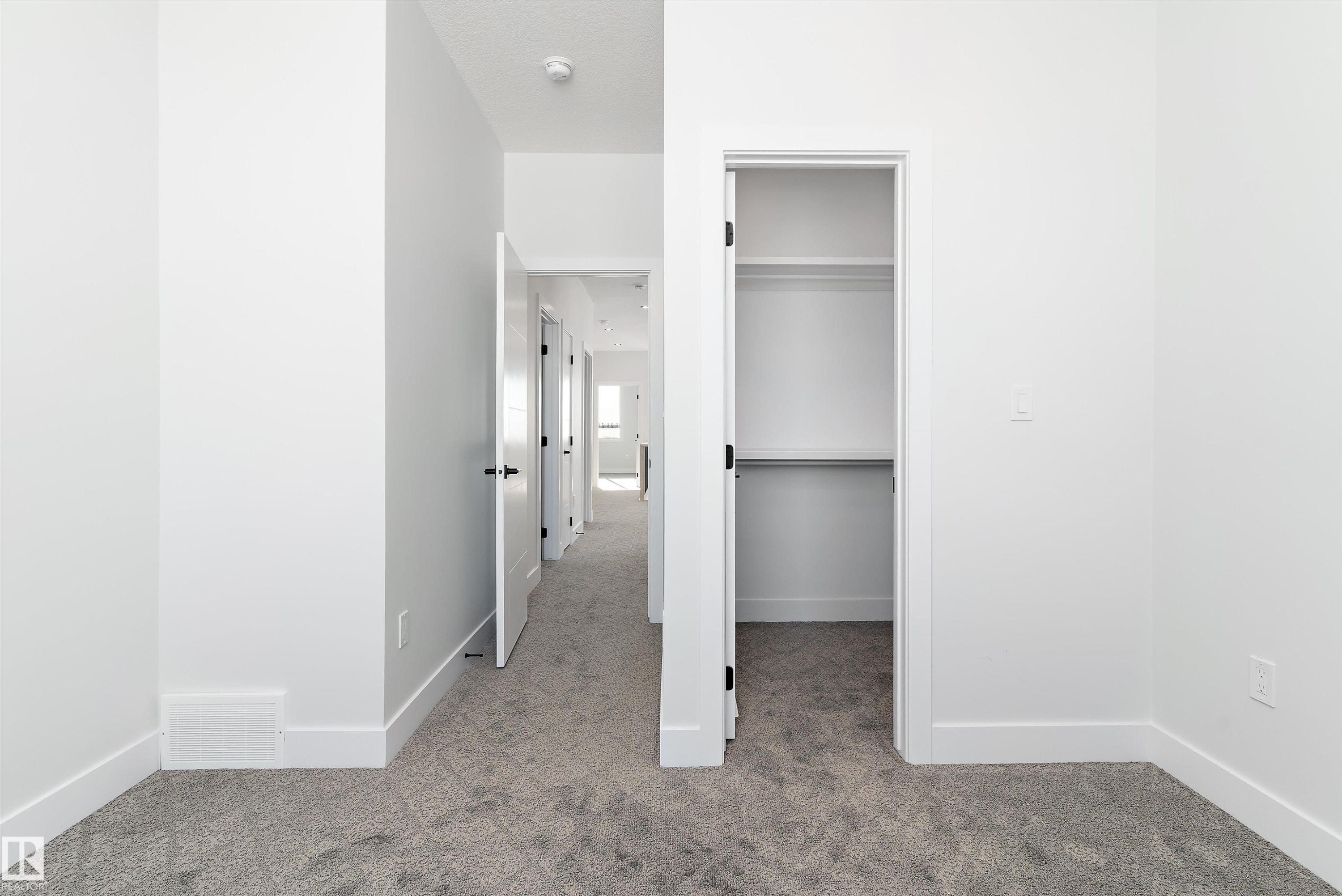 34 Astoria Place, Devon, AB - Indoor Photo Showing Other Room