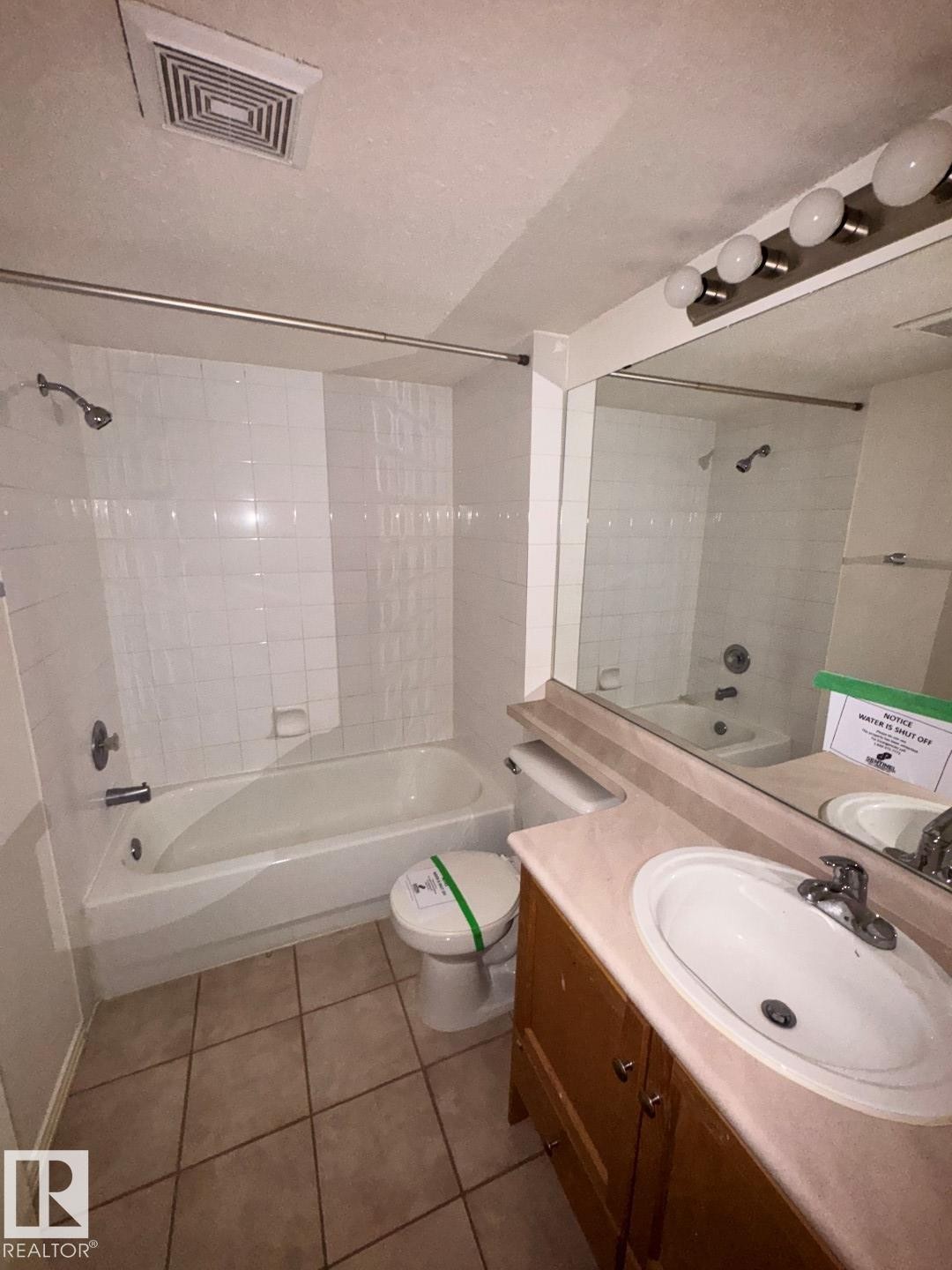 103 9640 105 Street, Edmonton, AB - Indoor Photo Showing Bathroom