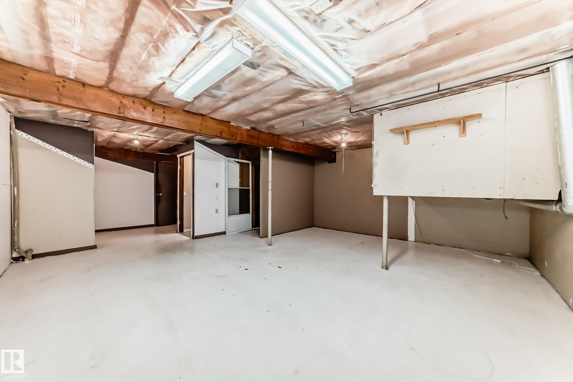 View of unfinished basement - 5308 20 Avenue, Edmonton, AB - Indoor Photo Showing Basement