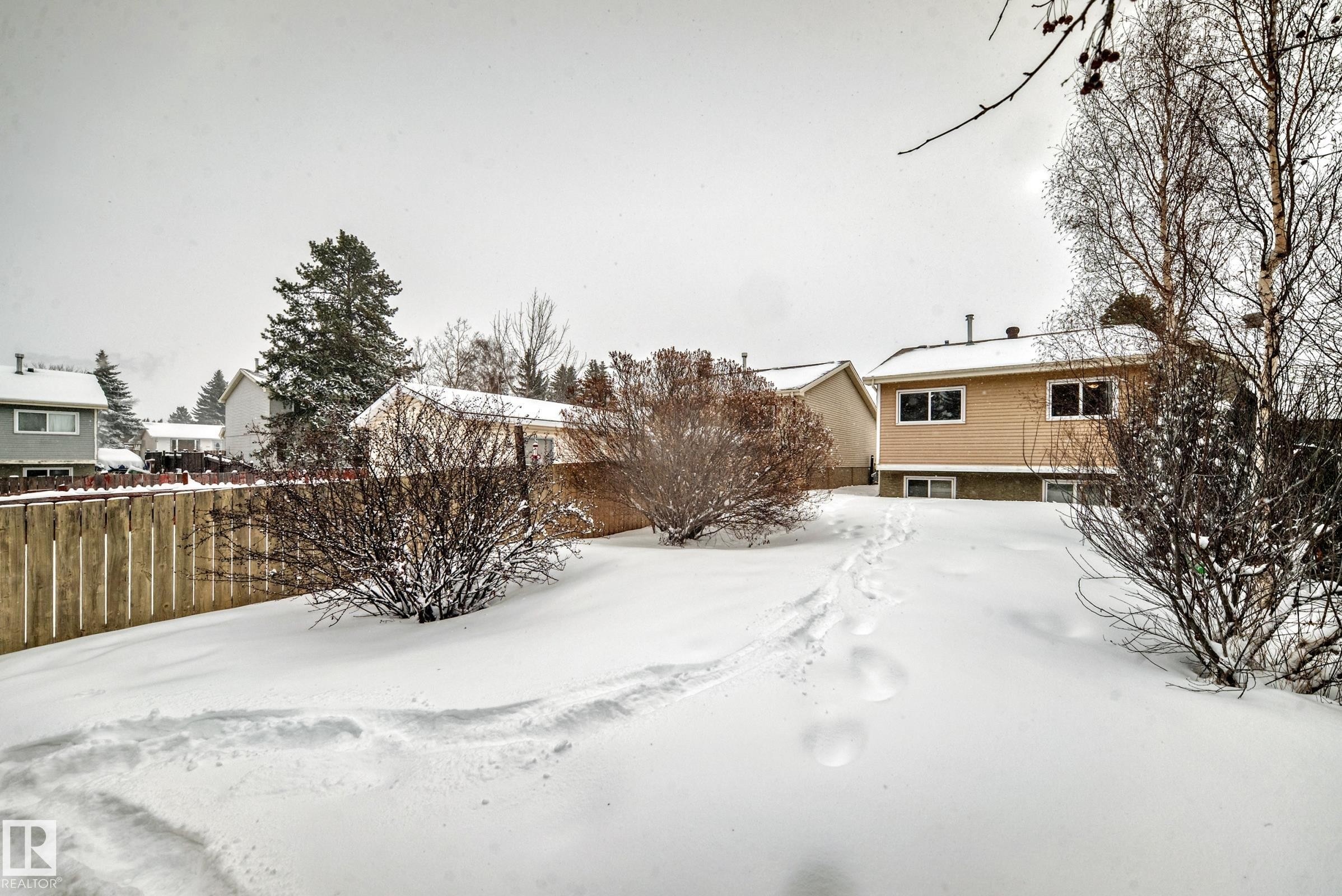 View of snow covered back of property - 5308 20 Avenue, Edmonton, AB - Outdoor
