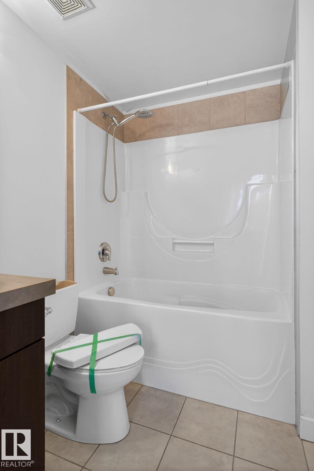 2504 10152 104 Street, Edmonton, AB - Indoor Photo Showing Bathroom