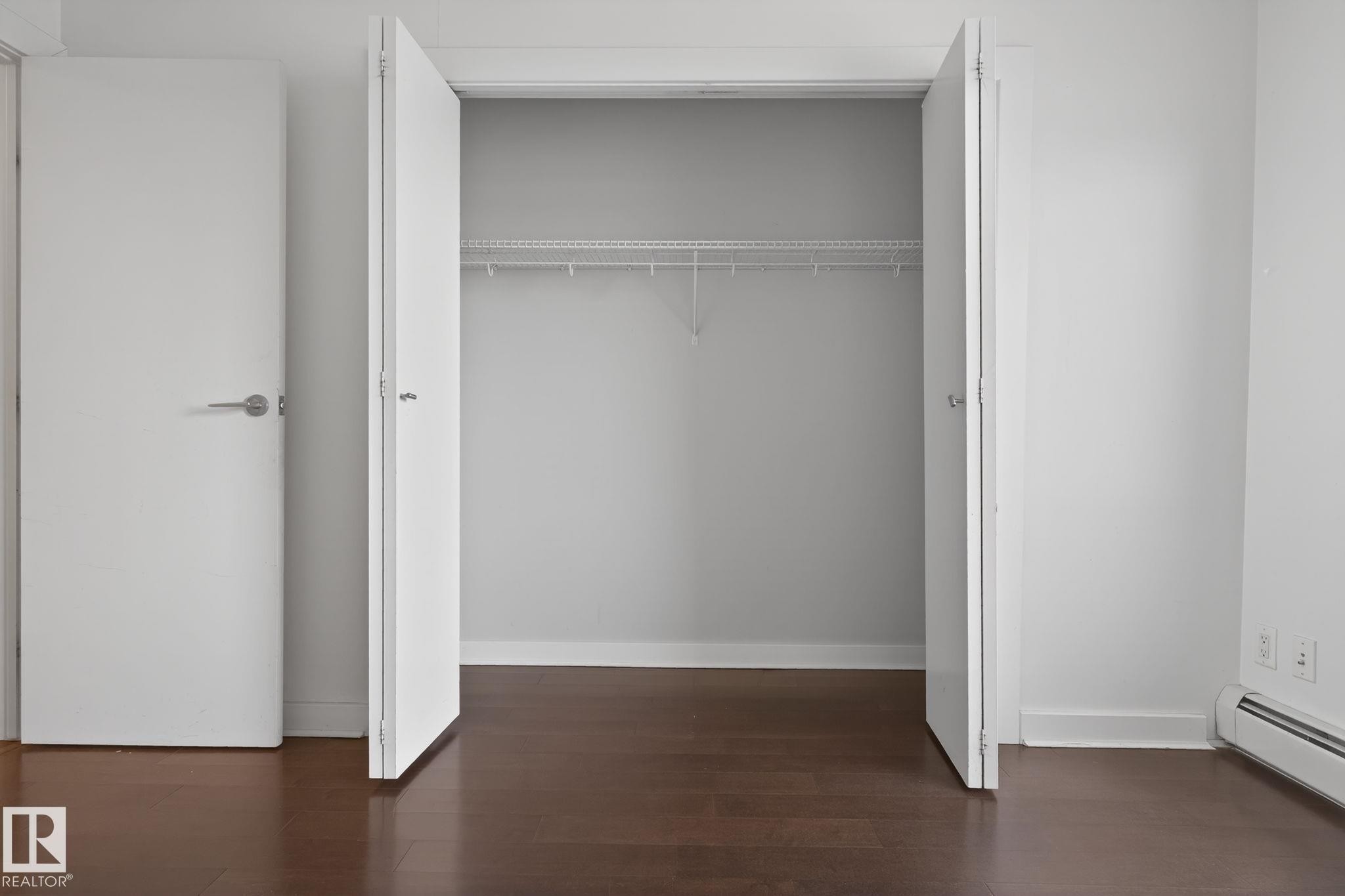2504 10152 104 Street, Edmonton, AB - Indoor