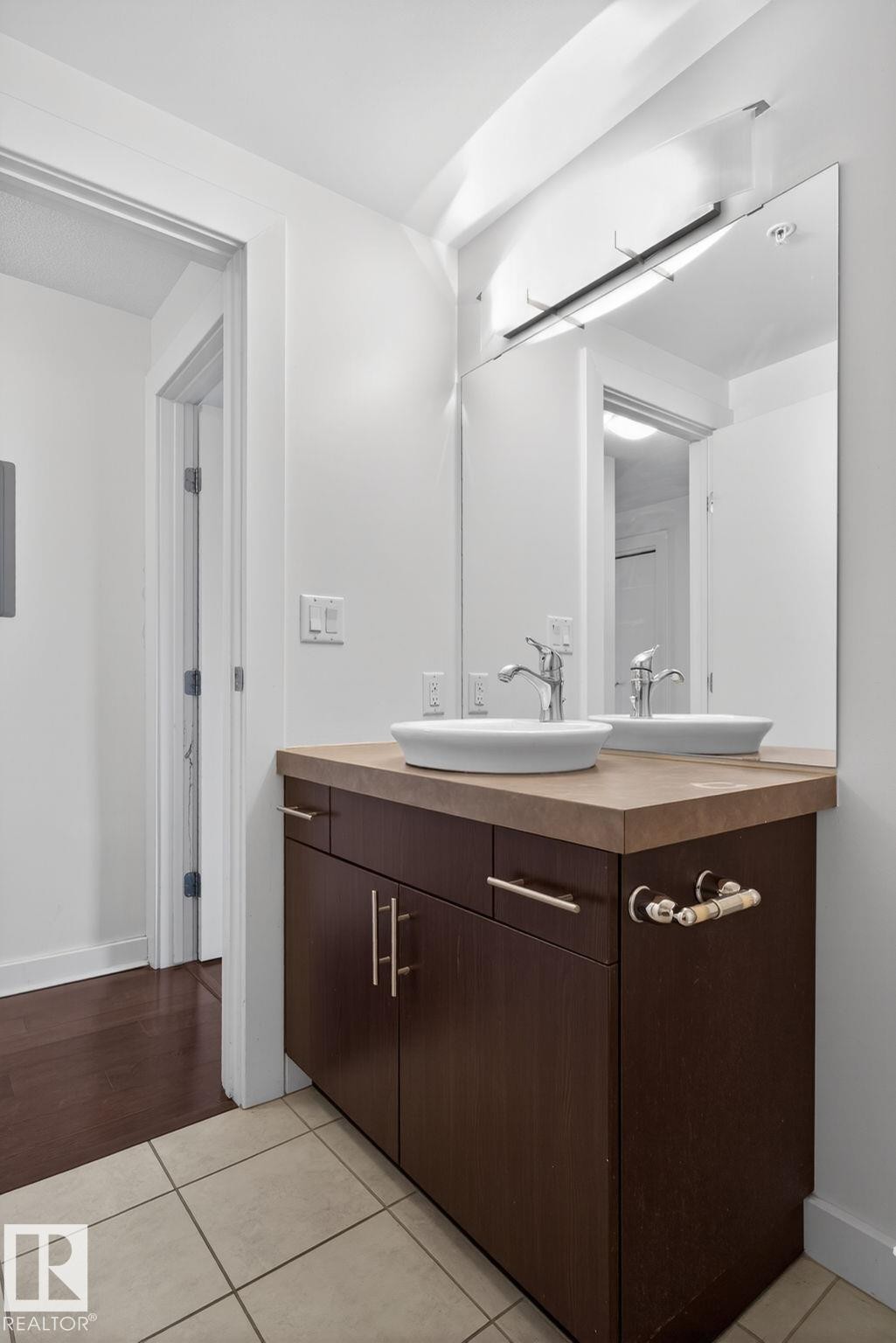 2504 10152 104 Street, Edmonton, AB - Indoor Photo Showing Bathroom