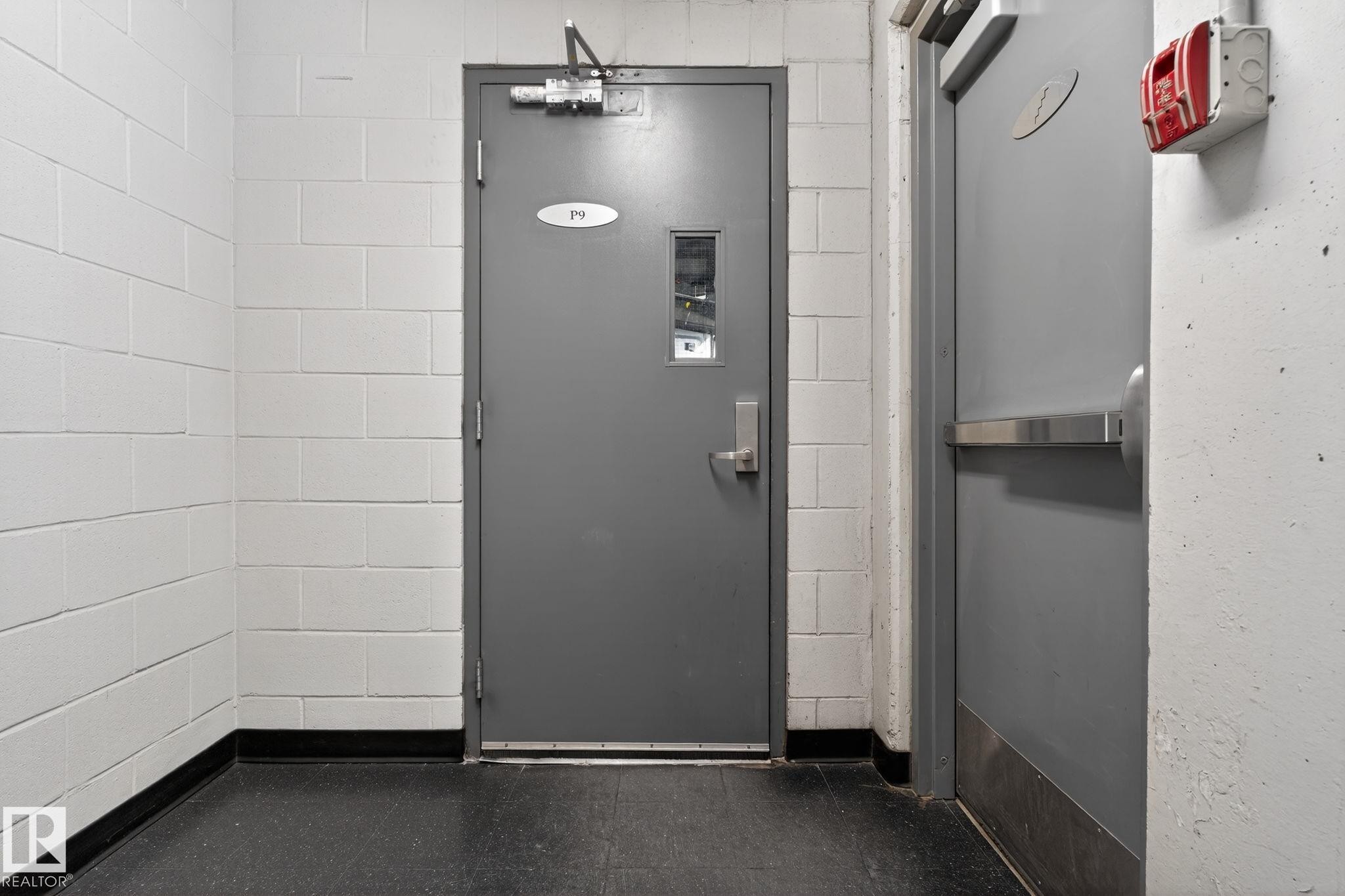 2504 10152 104 Street, Edmonton, AB - Indoor