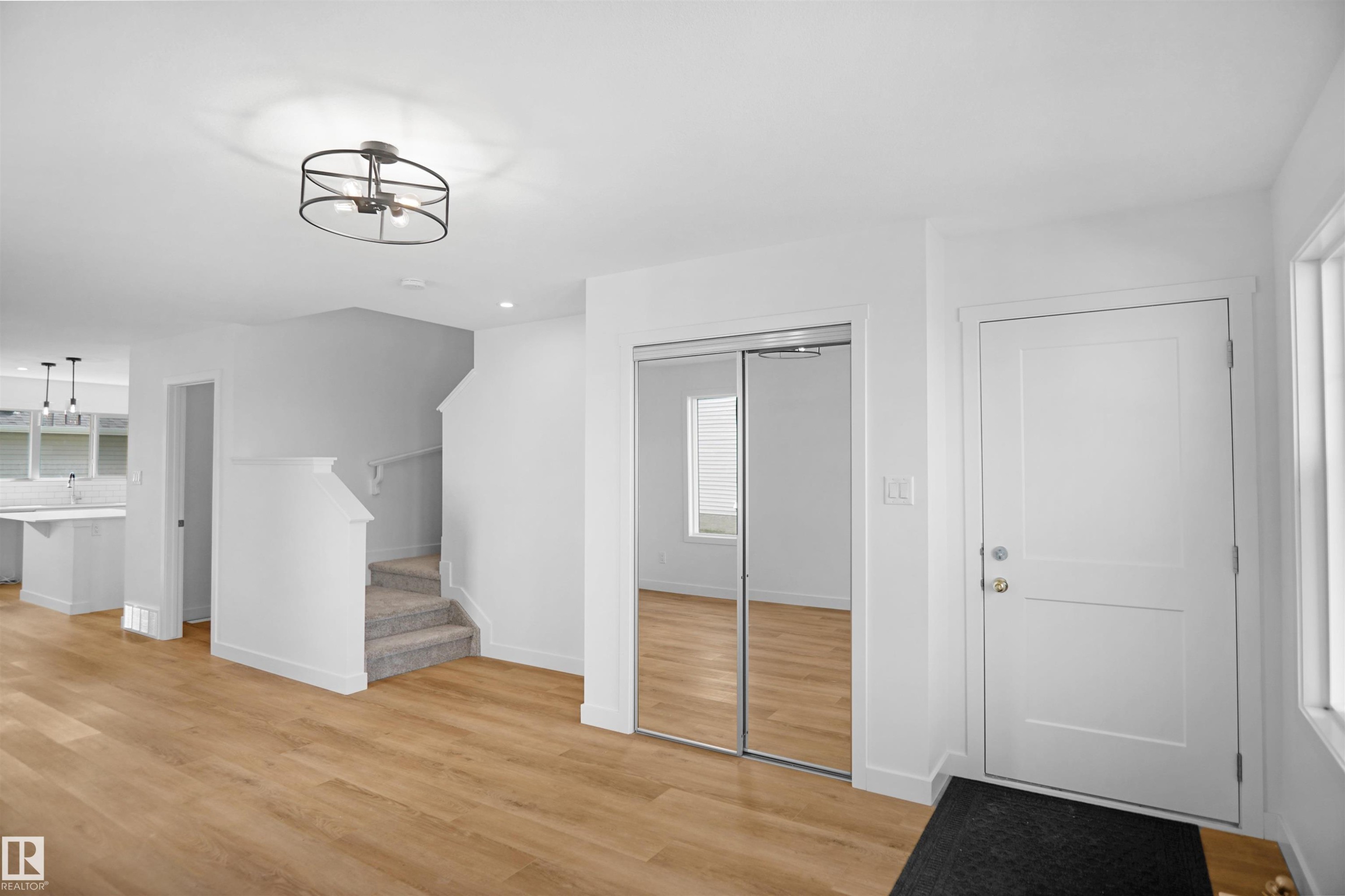 19443 22 Avenue, Edmonton, AB - Indoor Photo Showing Other Room