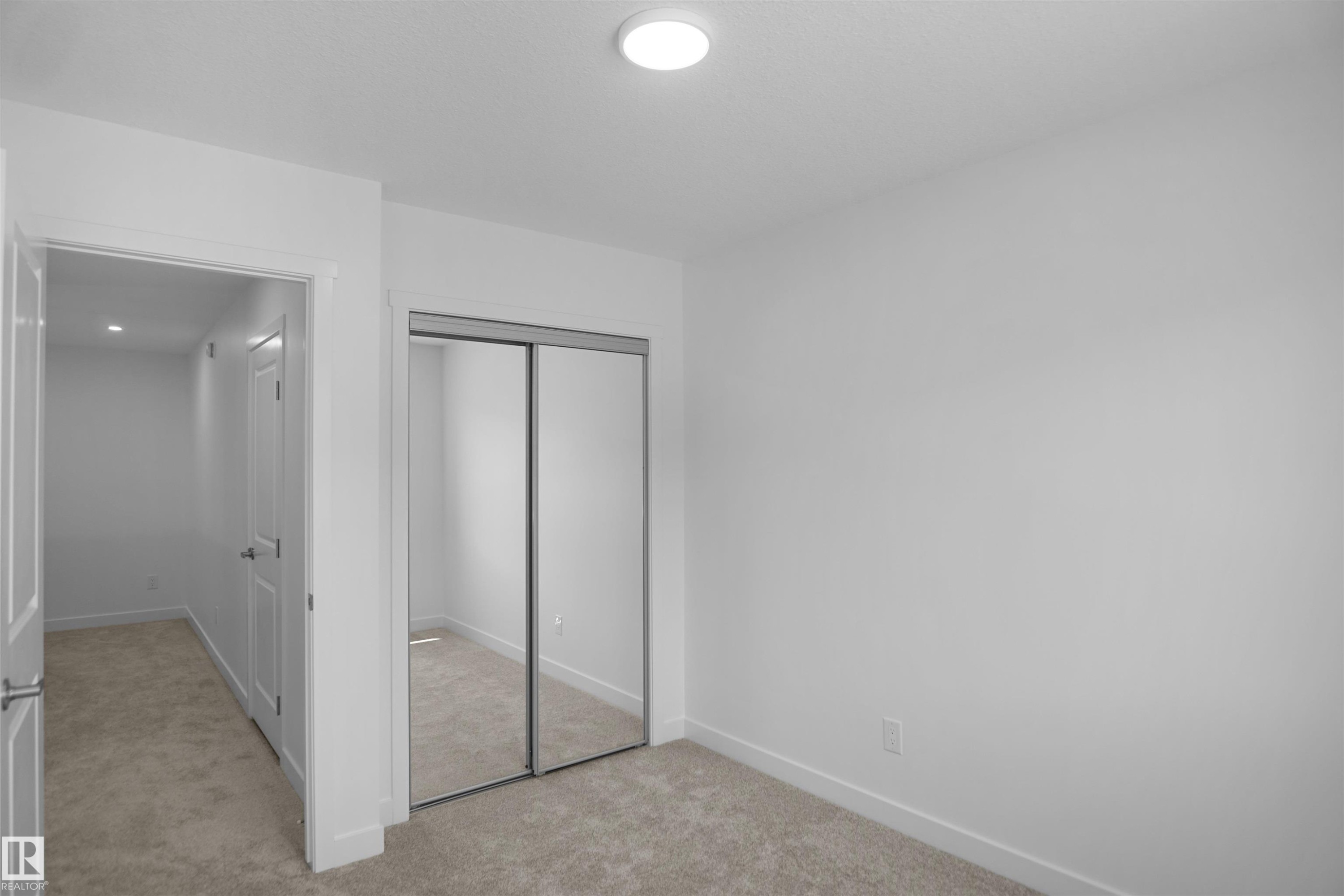 19445 22 Avenue, Edmonton, AB - Indoor With Storage