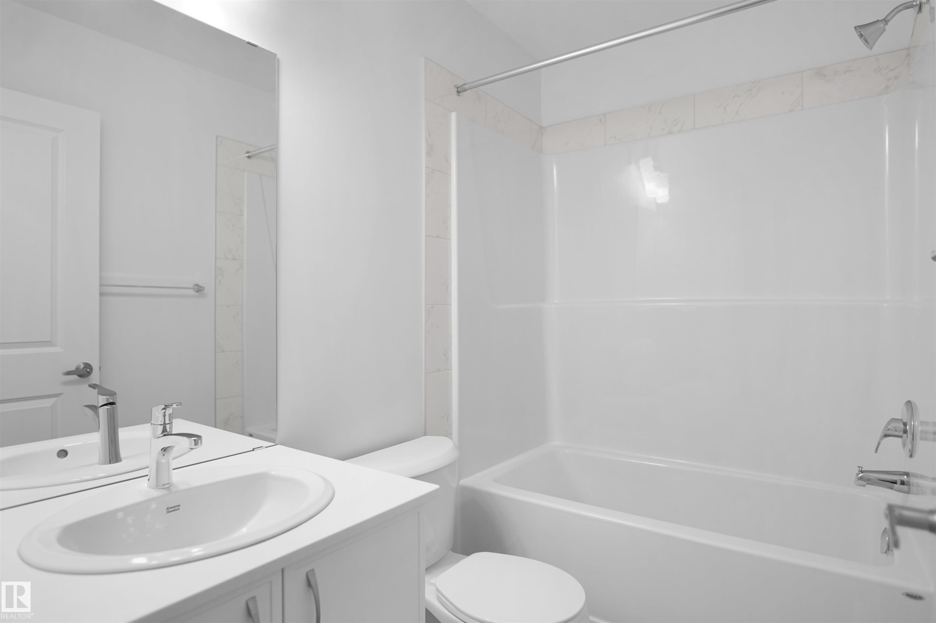 19445 22 Avenue, Edmonton, AB - Indoor Photo Showing Other Room