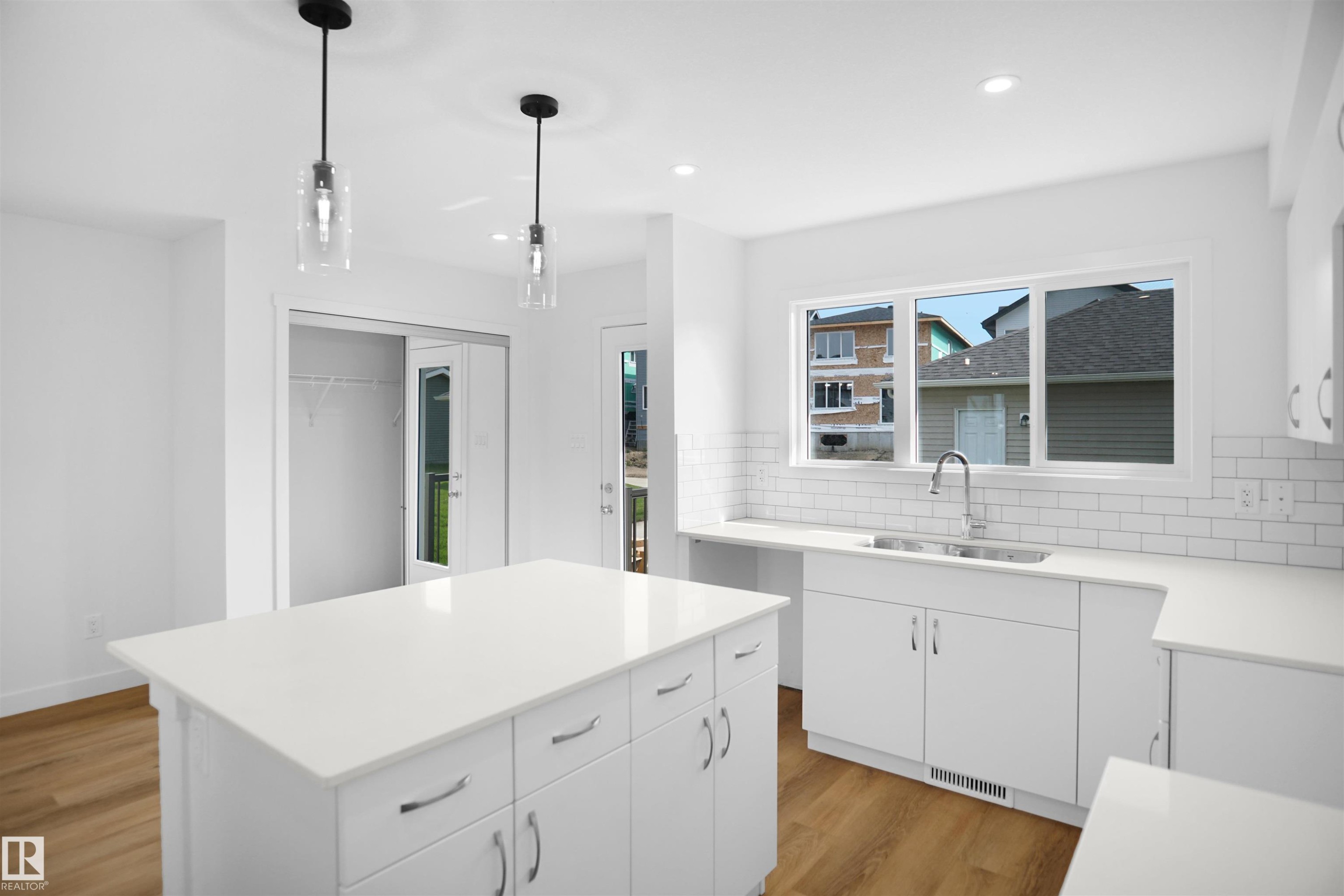 19447 22 Avenue, Edmonton, AB - Indoor Photo Showing Kitchen With Upgraded Kitchen