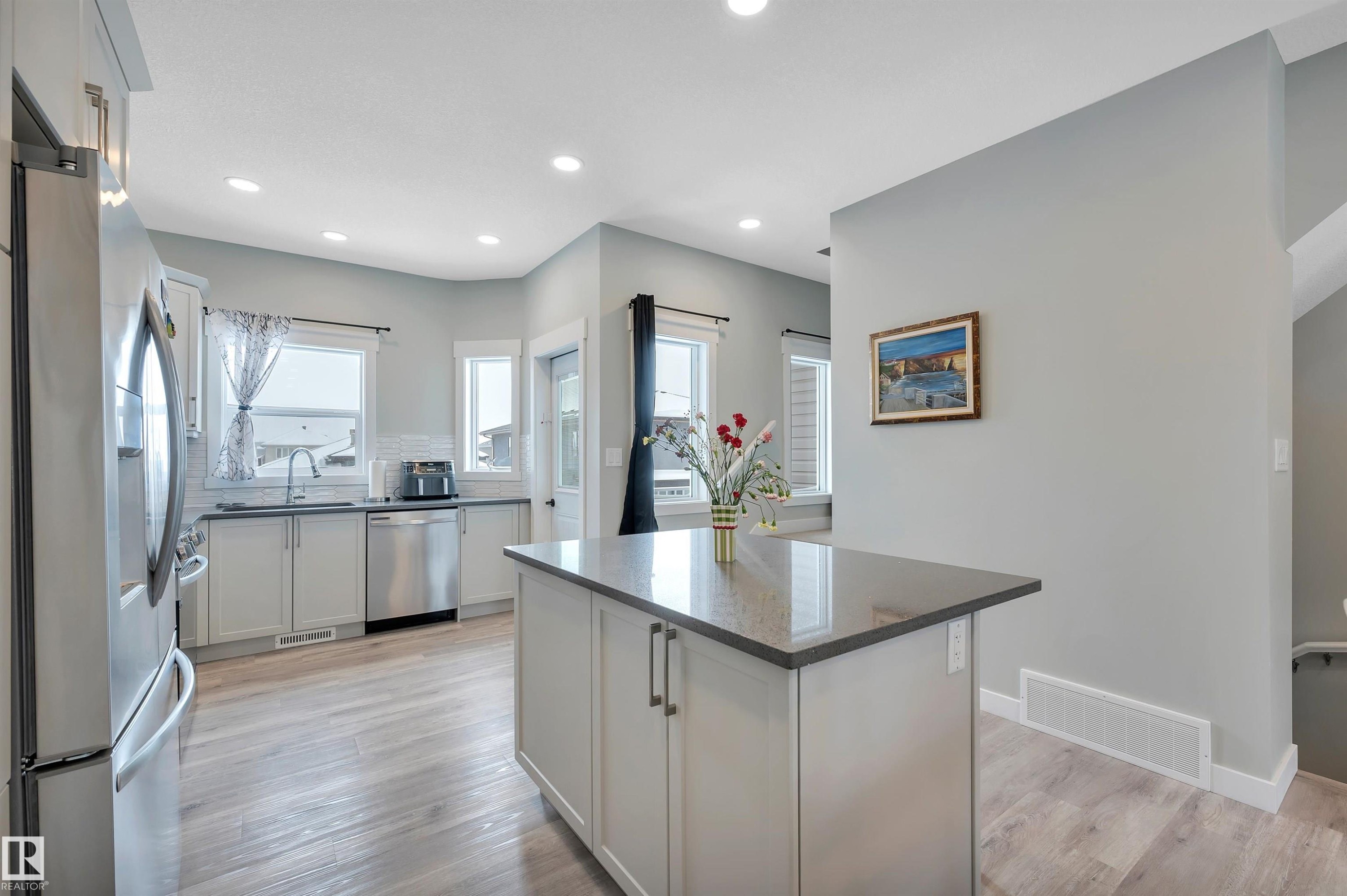 34 150 Everitt Dr, St. Albert, AB - Indoor Photo Showing Kitchen