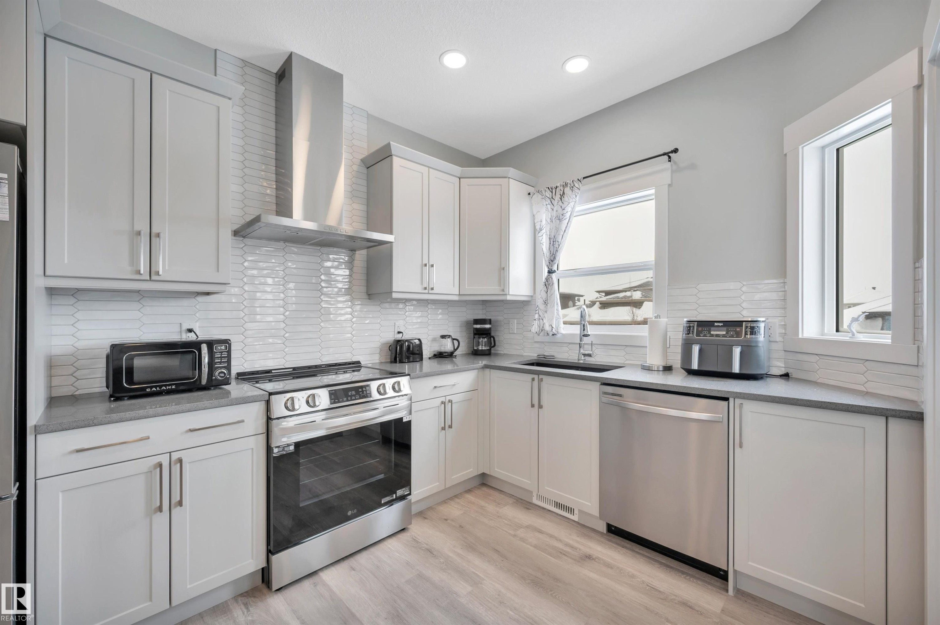 34 150 Everitt Dr, St. Albert, AB - Indoor Photo Showing Kitchen
