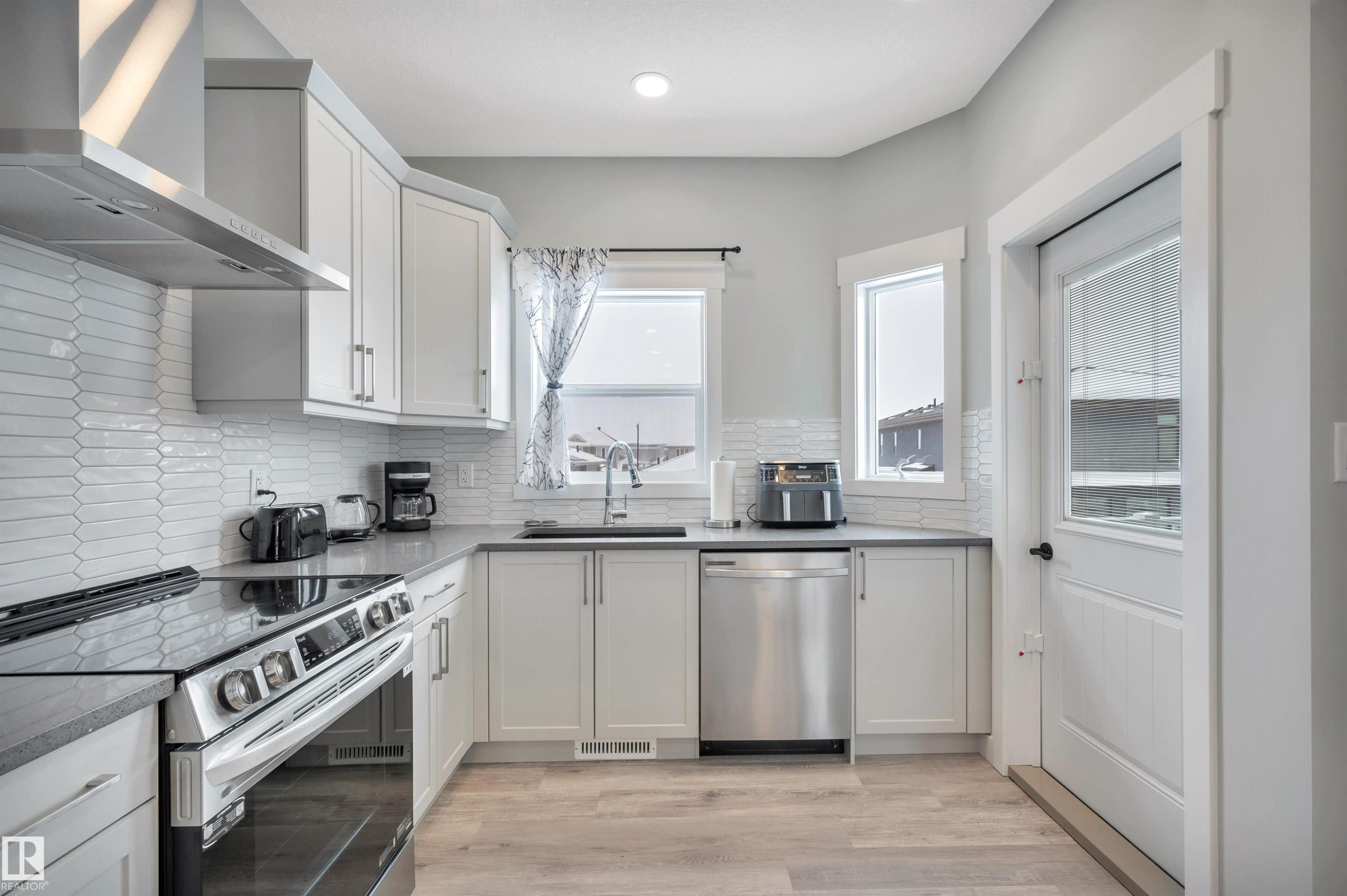 34 150 Everitt Dr, St. Albert, AB - Indoor Photo Showing Kitchen With Upgraded Kitchen
