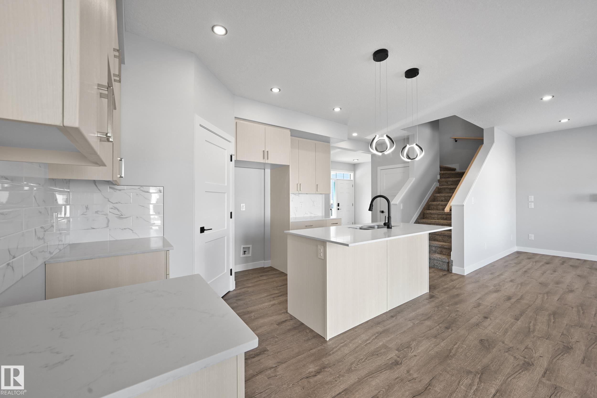 76 Maple Crescent, Gibbons, AB - Indoor Photo Showing Kitchen