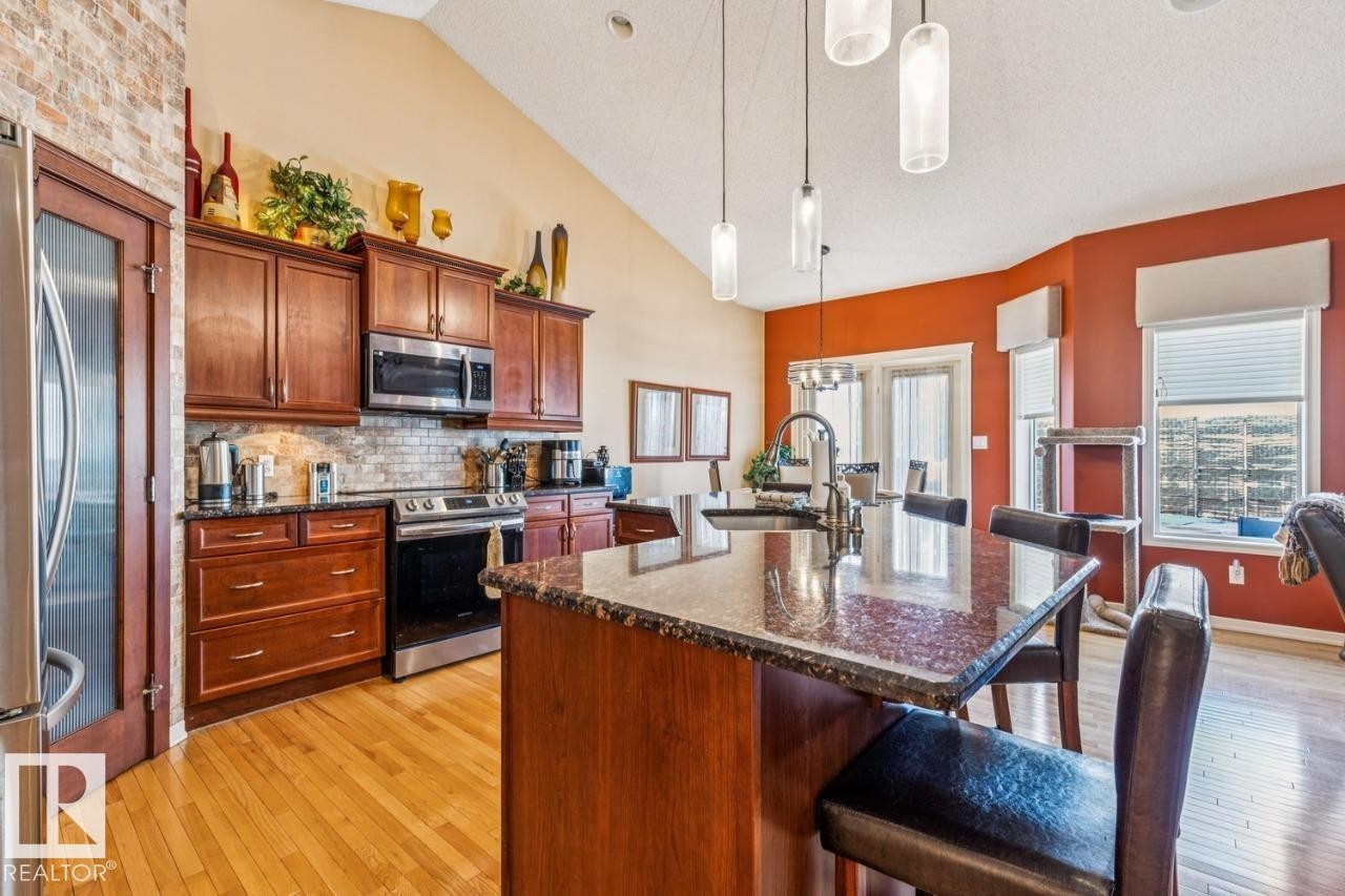 Open concept - 38 3003 34 Avenue, Edmonton, AB - Indoor Photo Showing Kitchen With Stainless Steel Kitchen With Double Sink With Upgraded Kitchen