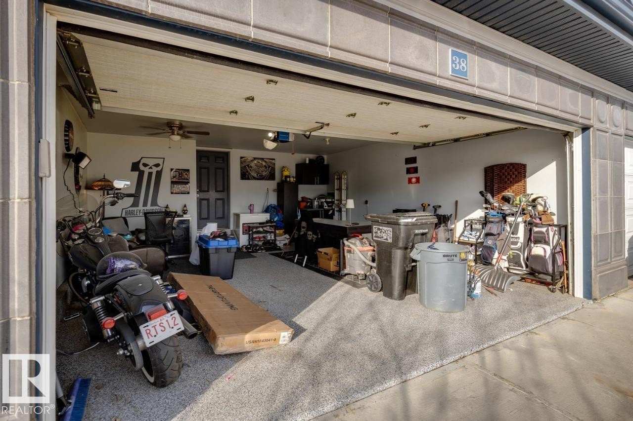 Garage with Epoxy flooring - 38 3003 34 Avenue, Edmonton, AB - With Exterior