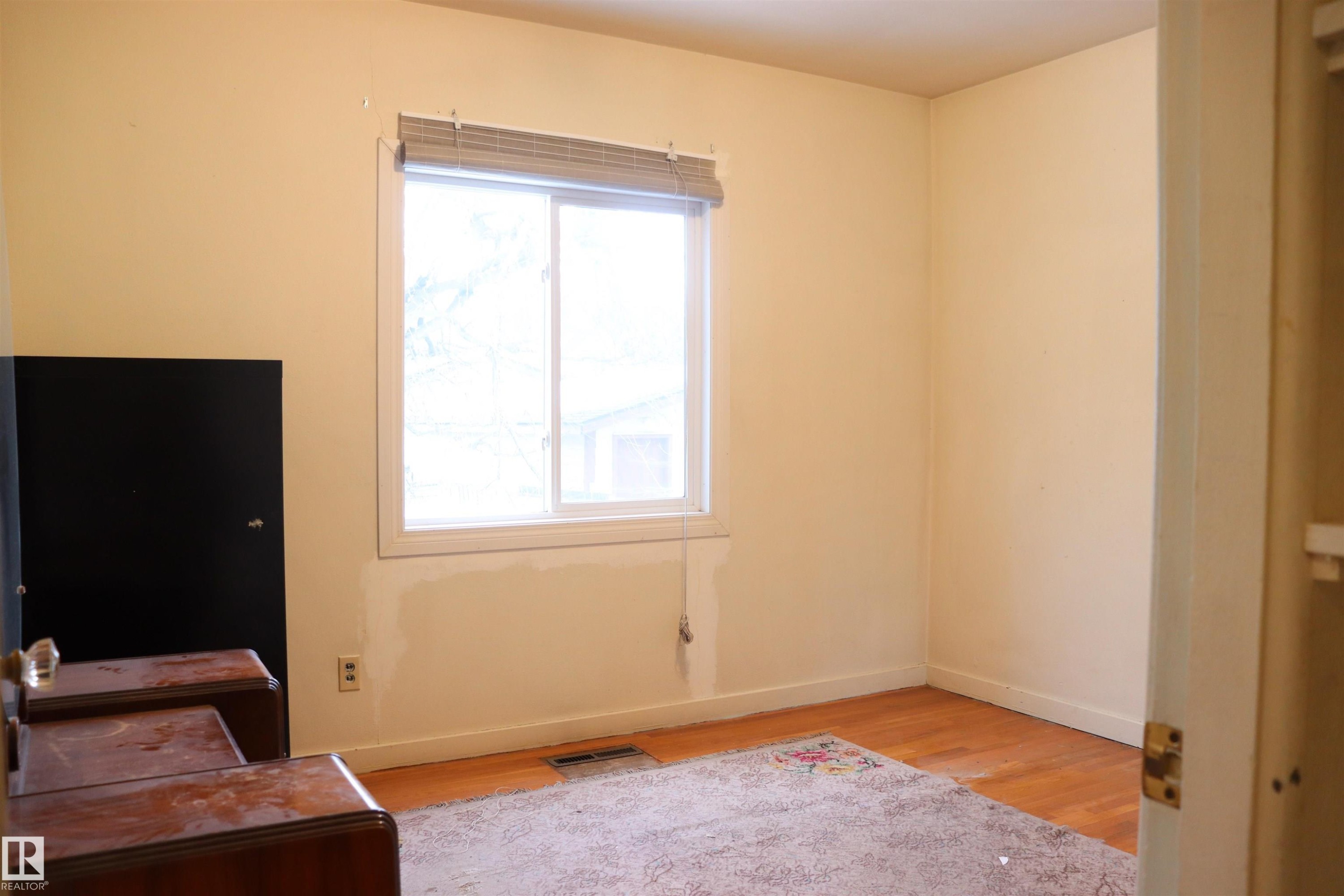 bedroom upstairs - 11250 72 Avenue, Edmonton, AB