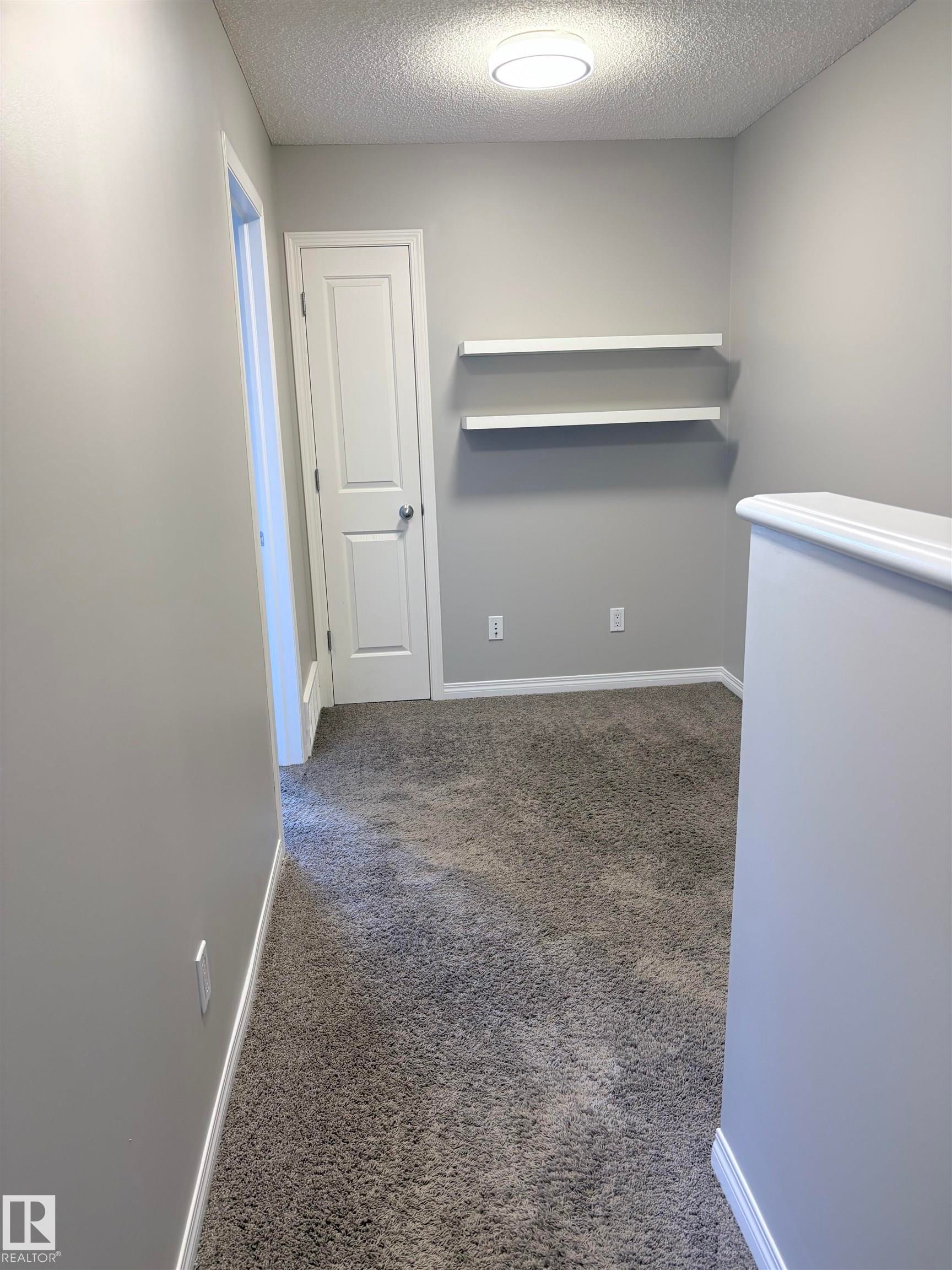 Edmonton, AB - Indoor Photo Showing Other Room