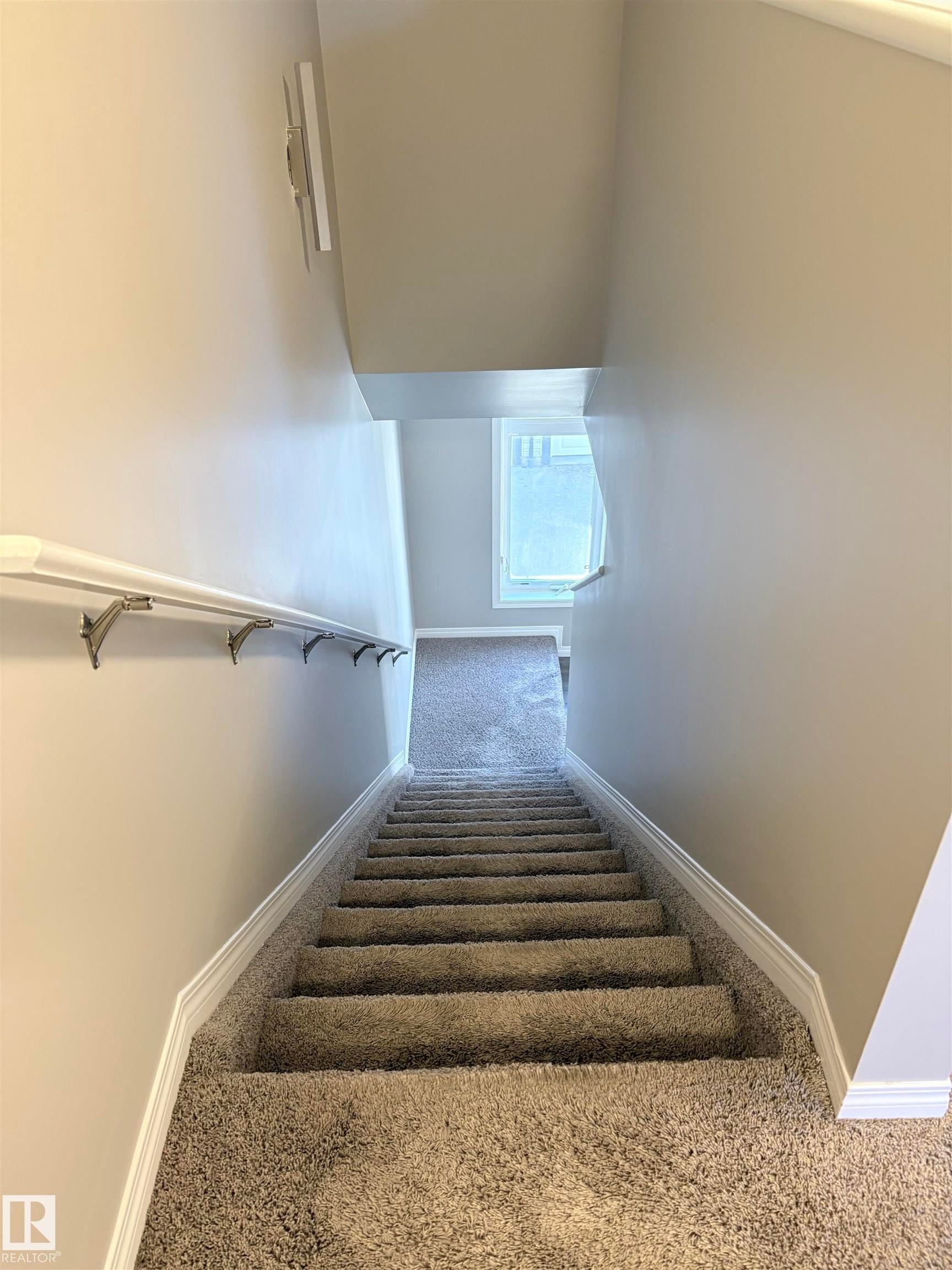 Edmonton, AB - Indoor Photo Showing Other Room