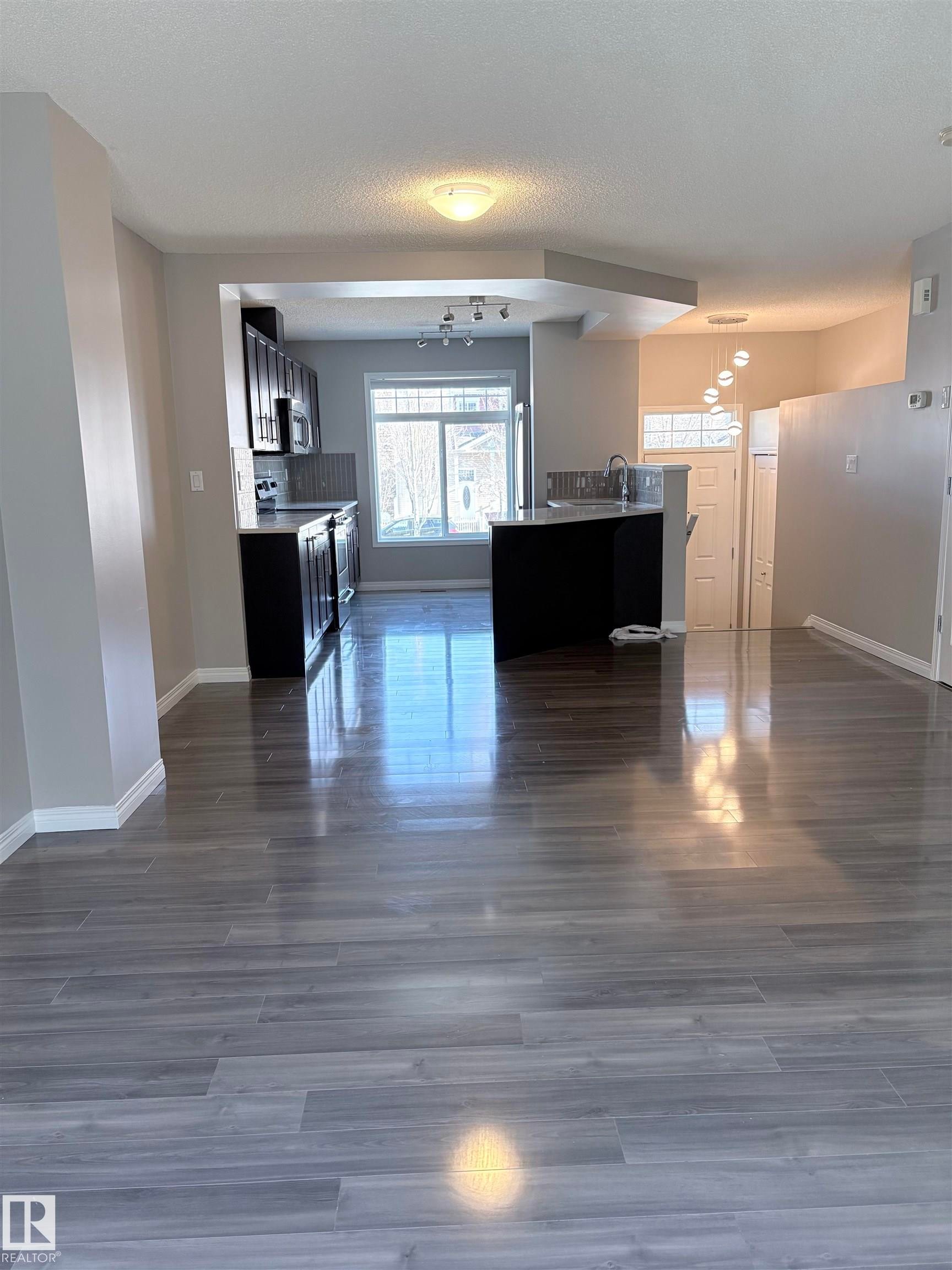 Edmonton, AB - Indoor