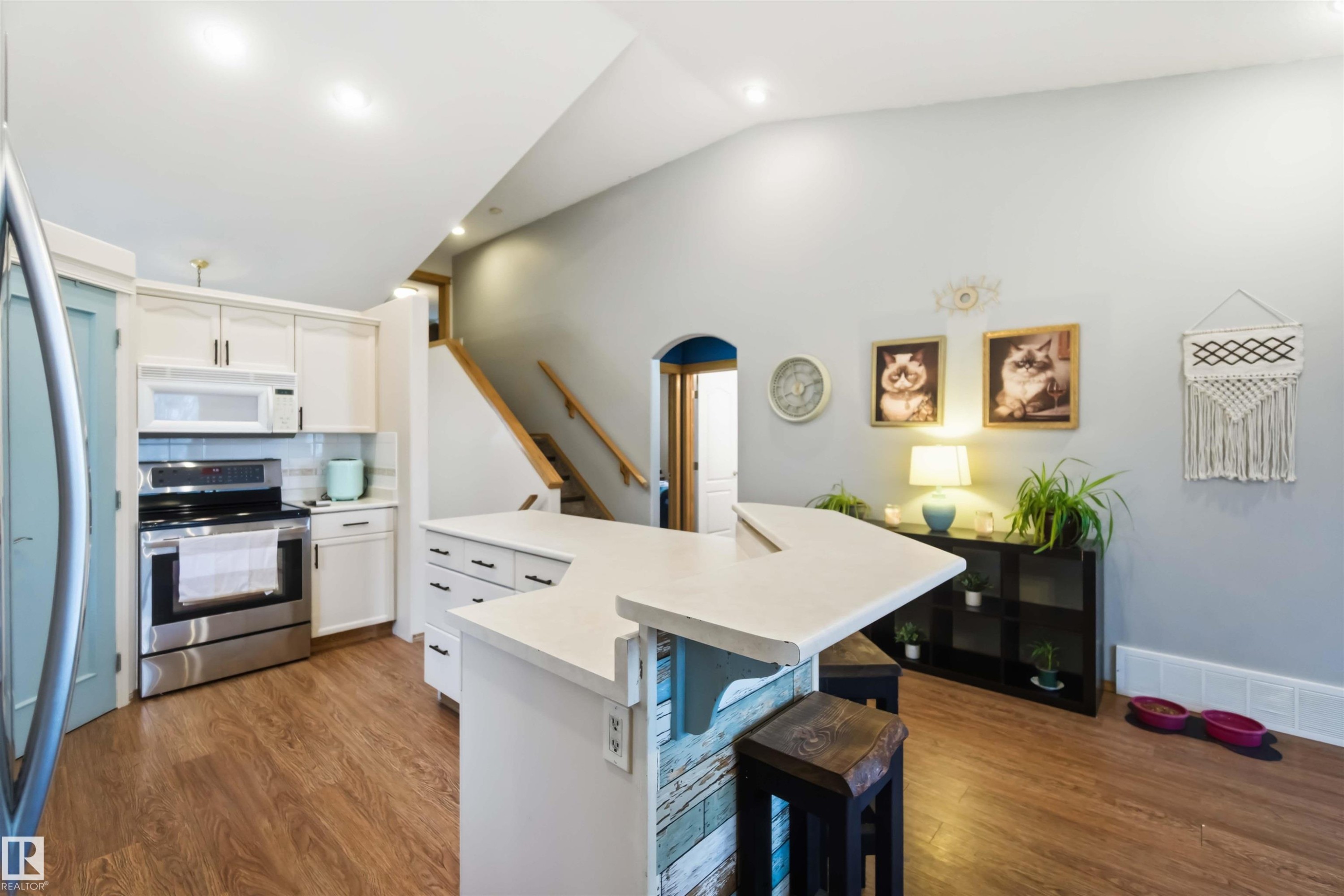 1304 Oakland Crescent, Devon, AB - Indoor Photo Showing Kitchen