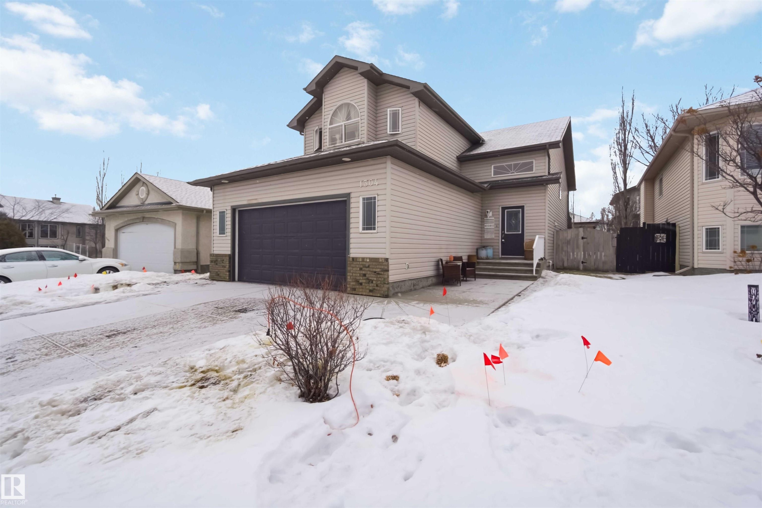 1304 Oakland Crescent, Devon, AB - Outdoor