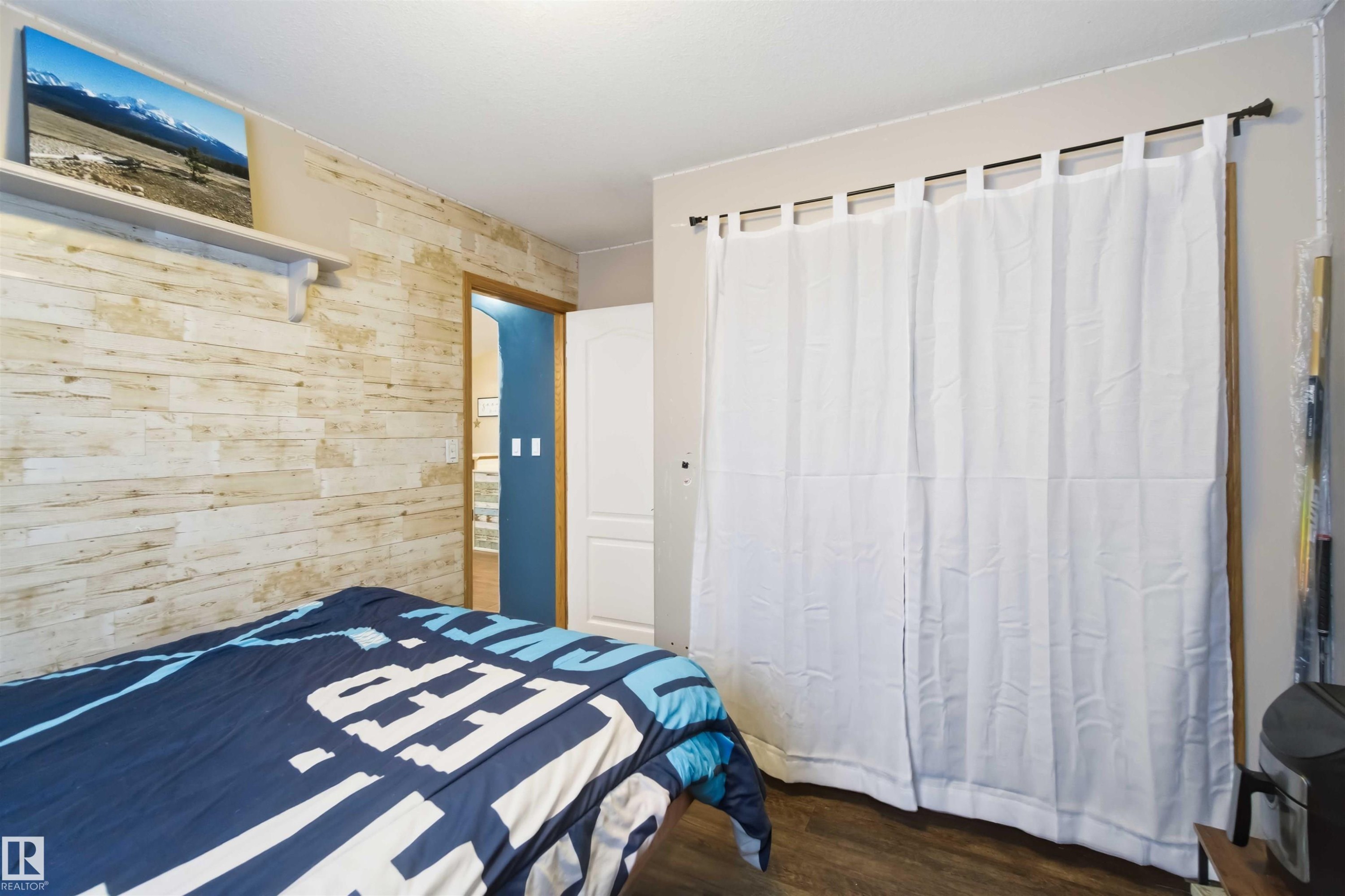 1304 Oakland Crescent, Devon, AB - Indoor Photo Showing Bedroom