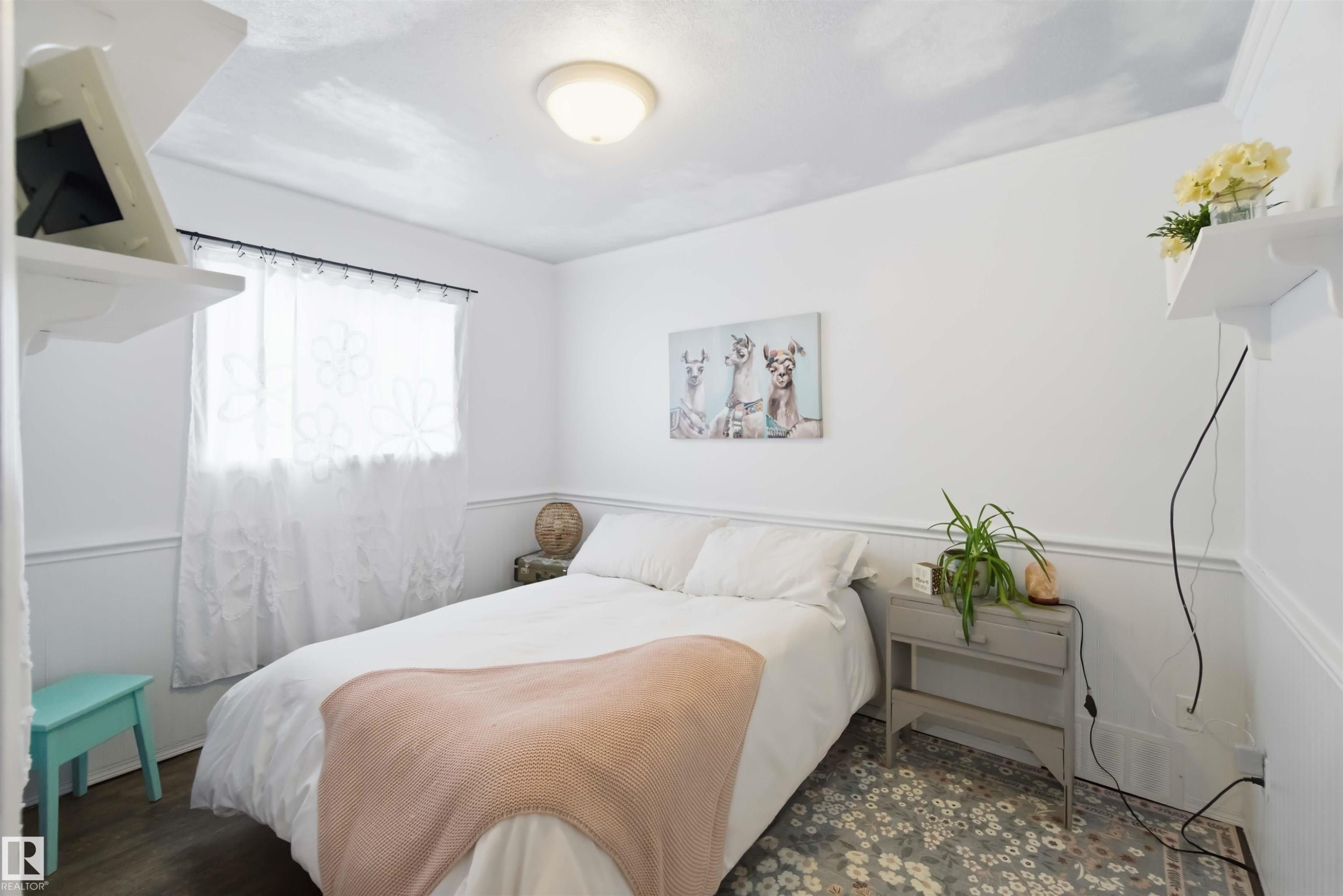 1304 Oakland Crescent, Devon, AB - Indoor Photo Showing Bedroom