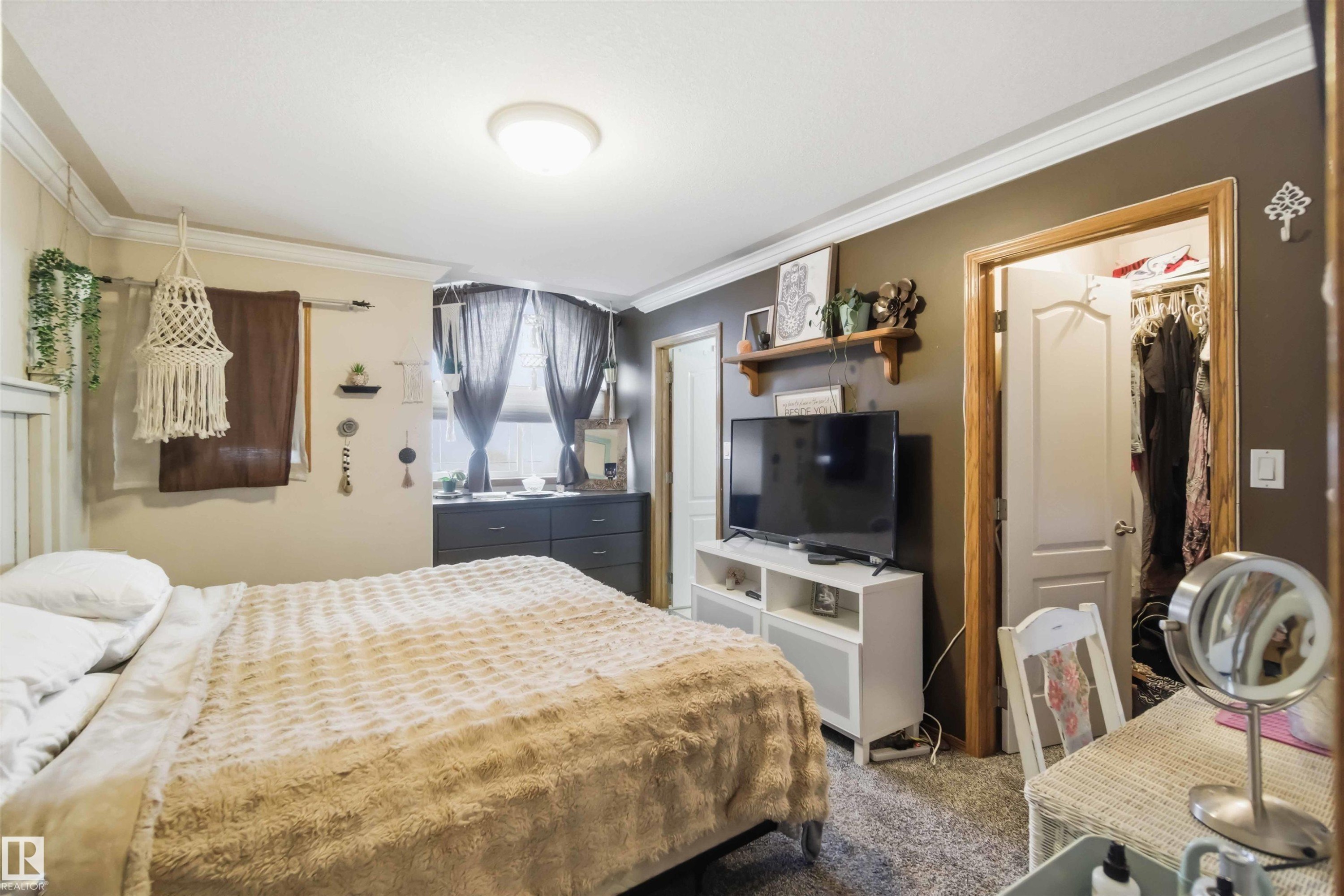 1304 Oakland Crescent, Devon, AB - Indoor Photo Showing Bedroom