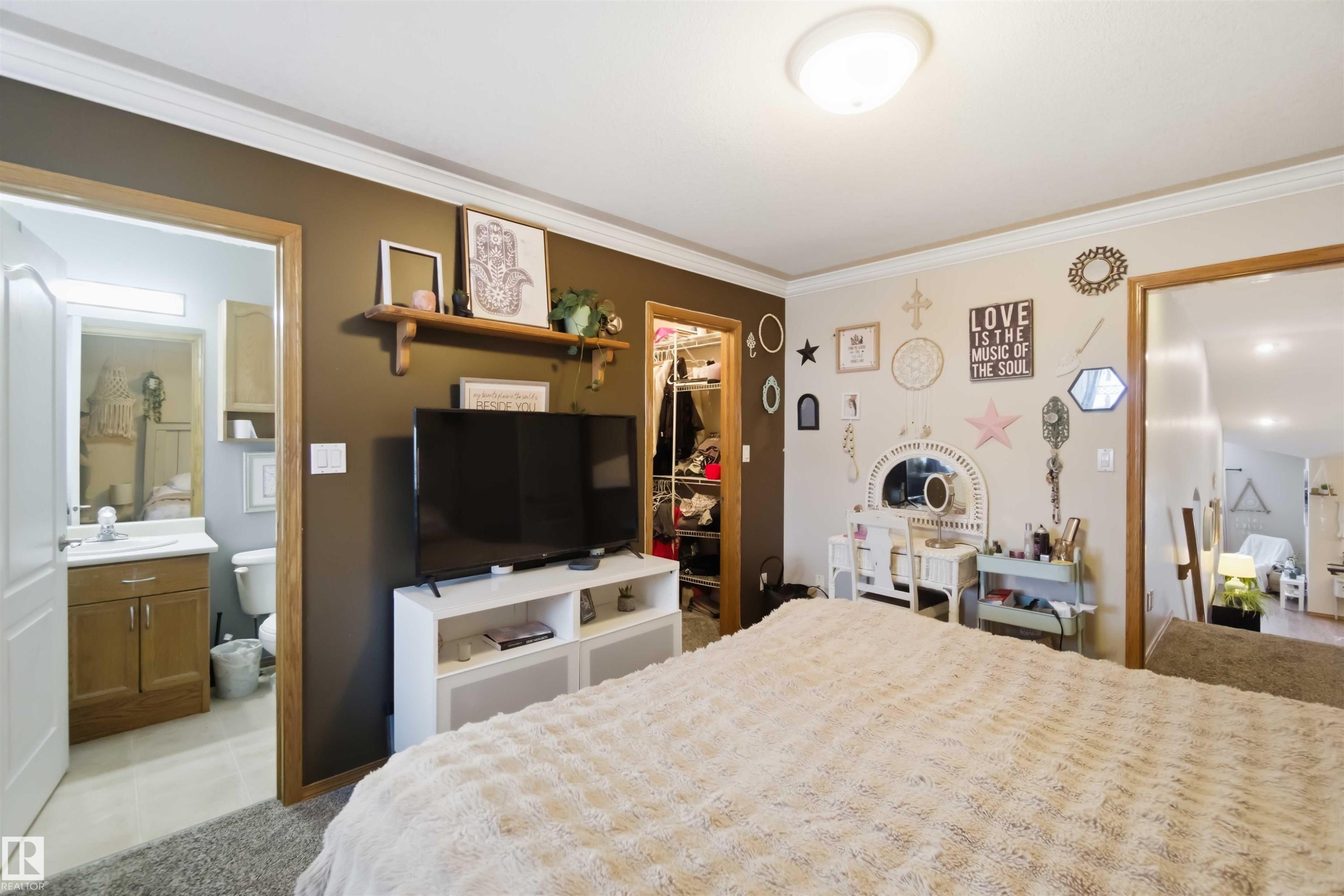 1304 Oakland Crescent, Devon, AB - Indoor Photo Showing Bedroom