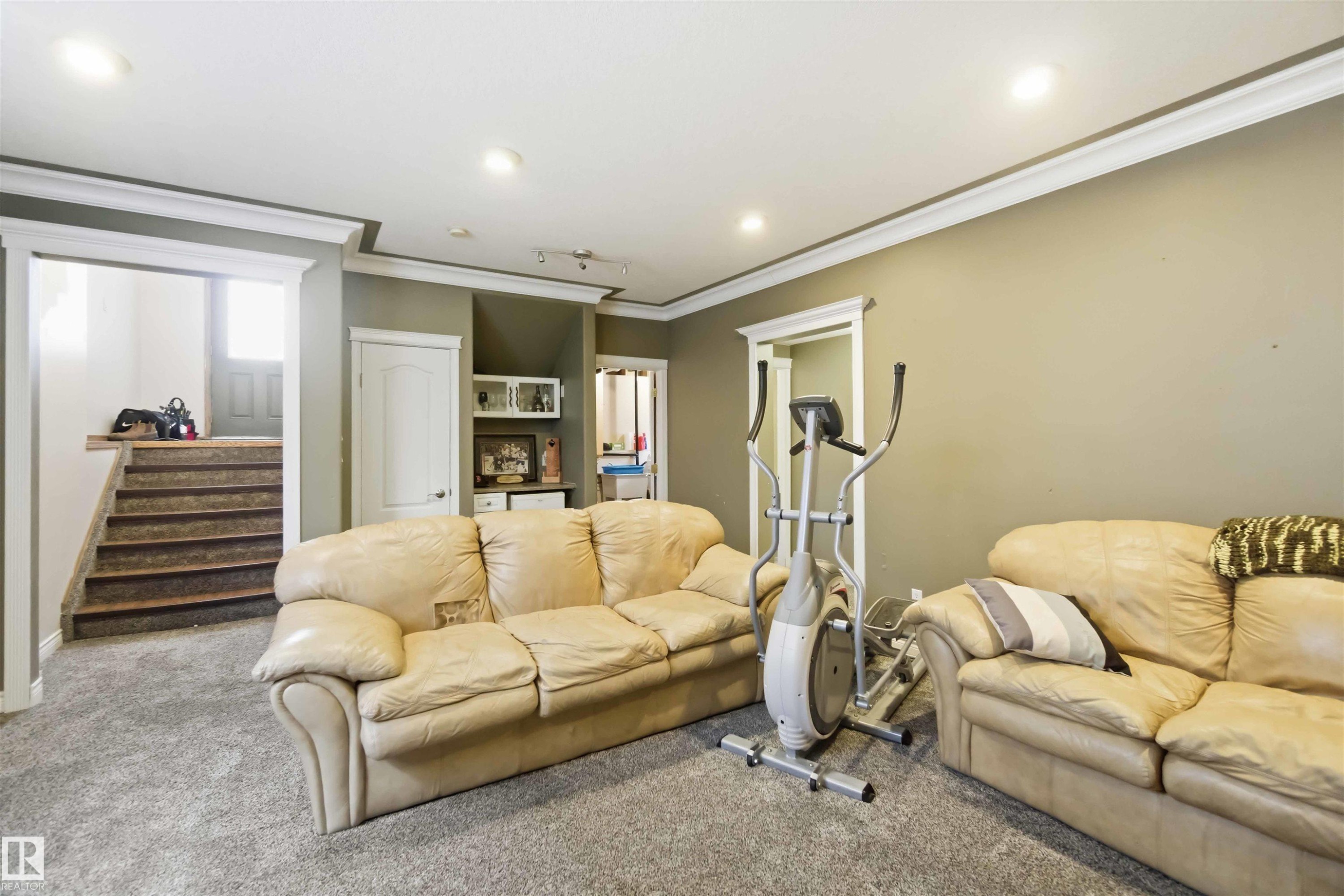 1304 Oakland Crescent, Devon, AB - Indoor Photo Showing Living Room