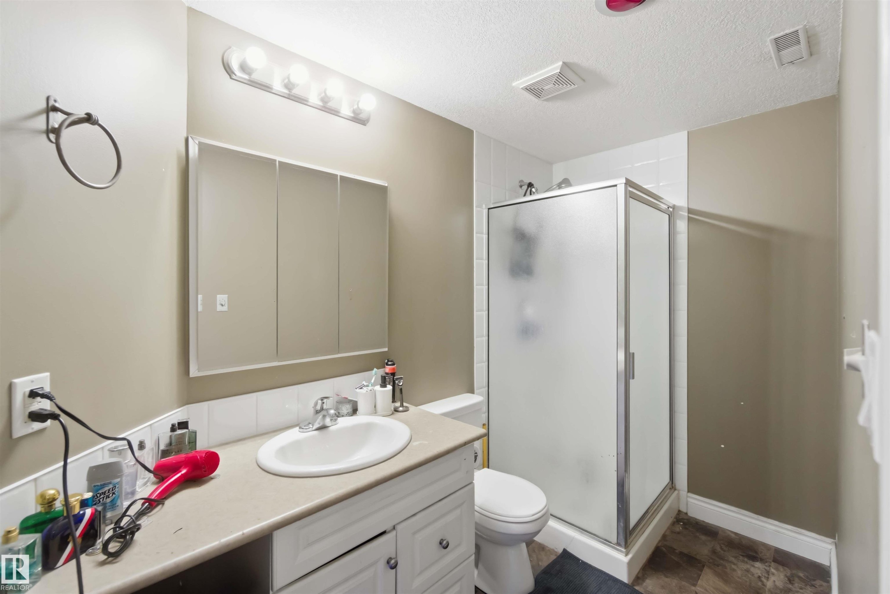1304 Oakland Crescent, Devon, AB - Indoor Photo Showing Bathroom